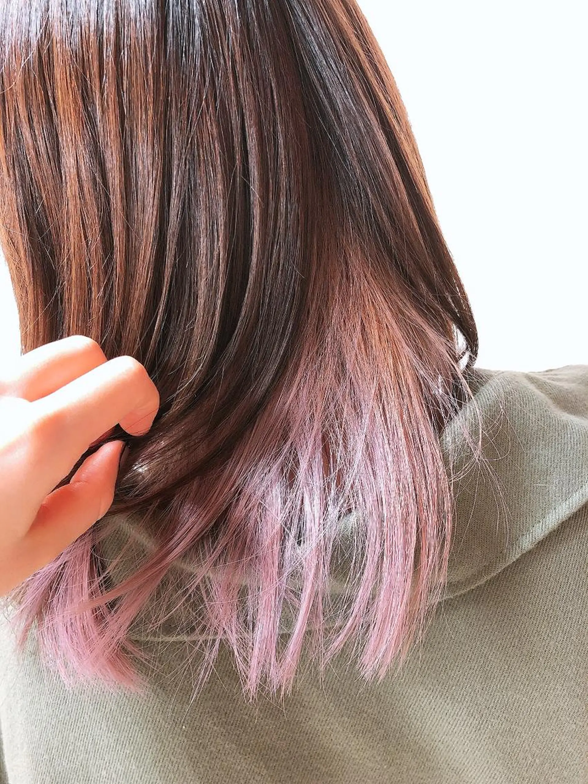 ミディアム パープルカラー 阿部 美咲のヘアスタイル