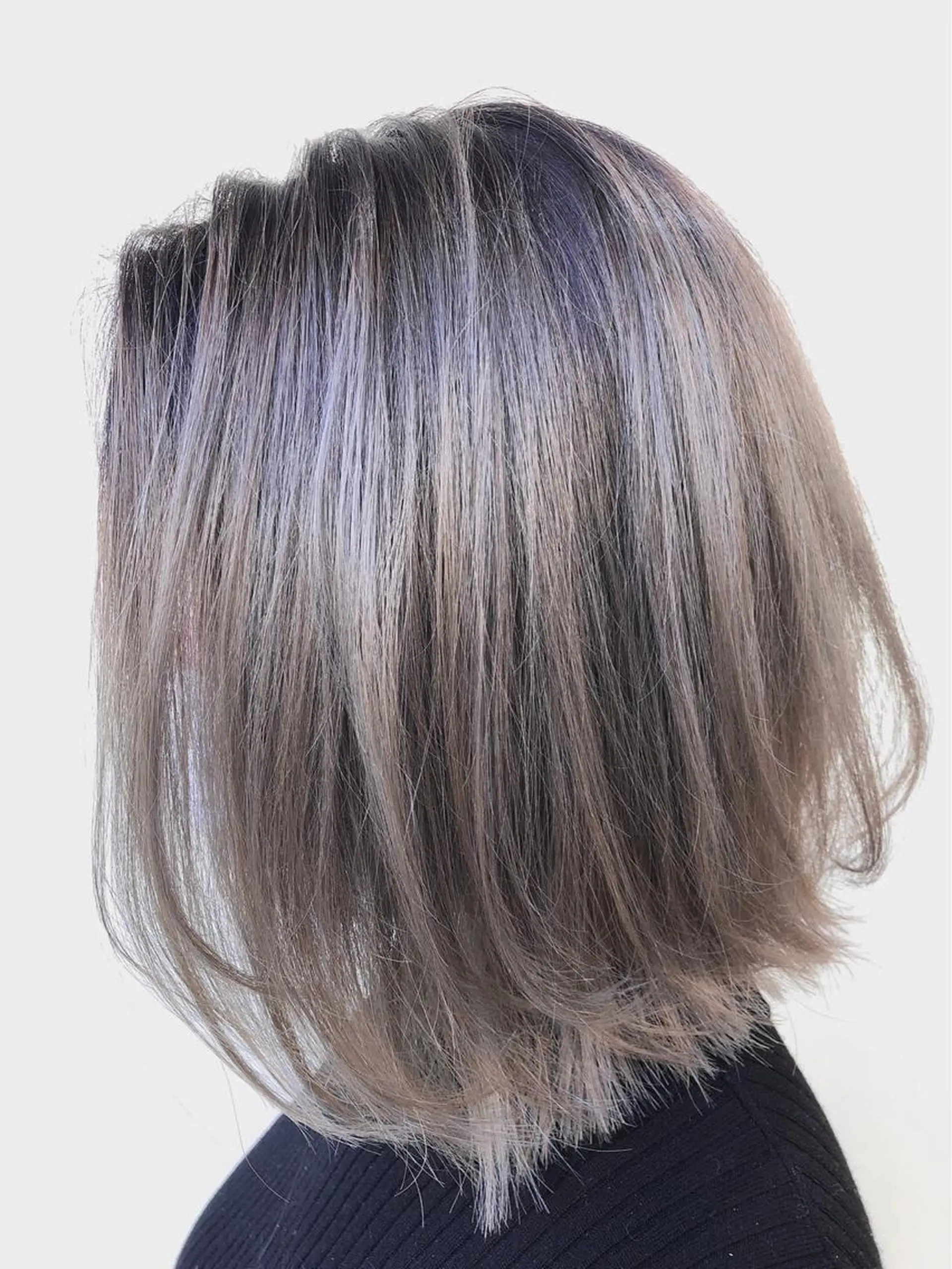 ミディアム カラー ブリーチ シルバー ボブ ☘️当日OK☘️ 鍋島直大のヘアスタイル