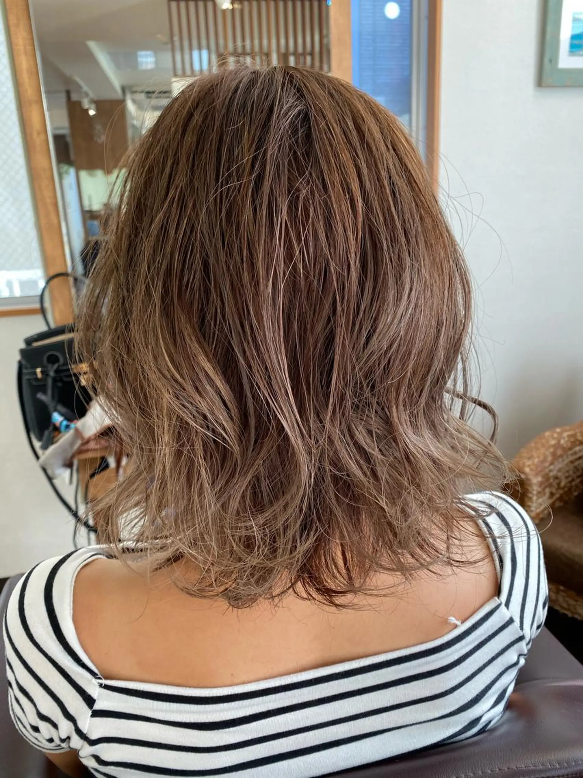 ミディアム ハイライト 三浦 健太郎のヘアスタイル