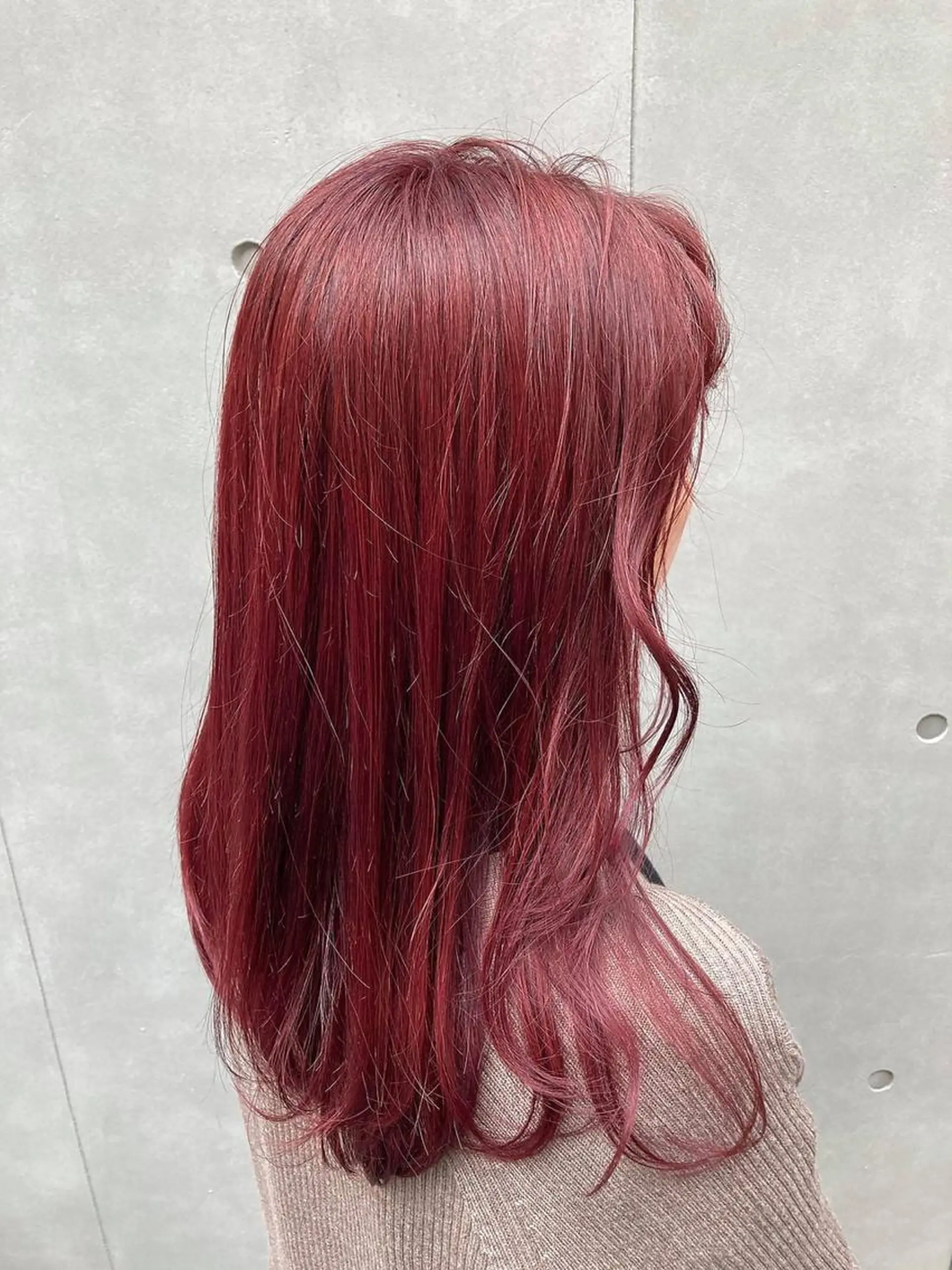 セミロング カラー ヘアアレンジ マツエク・マツパ レッドカラー 福壽 優奈のヘアスタイル