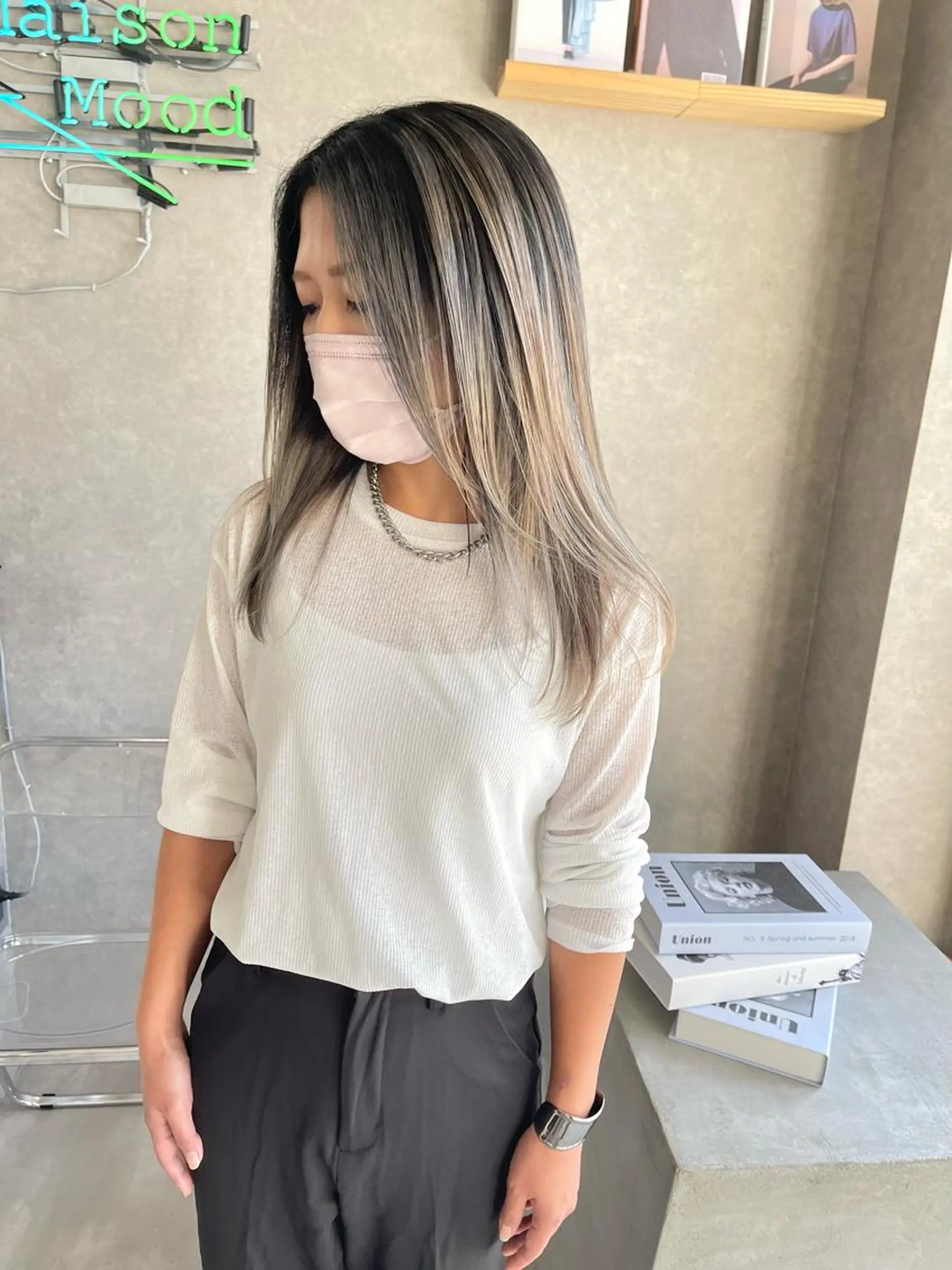 セミロング カラー カット ヘアカラー トリートメント 一ノ瀬 暁のヘアスタイル