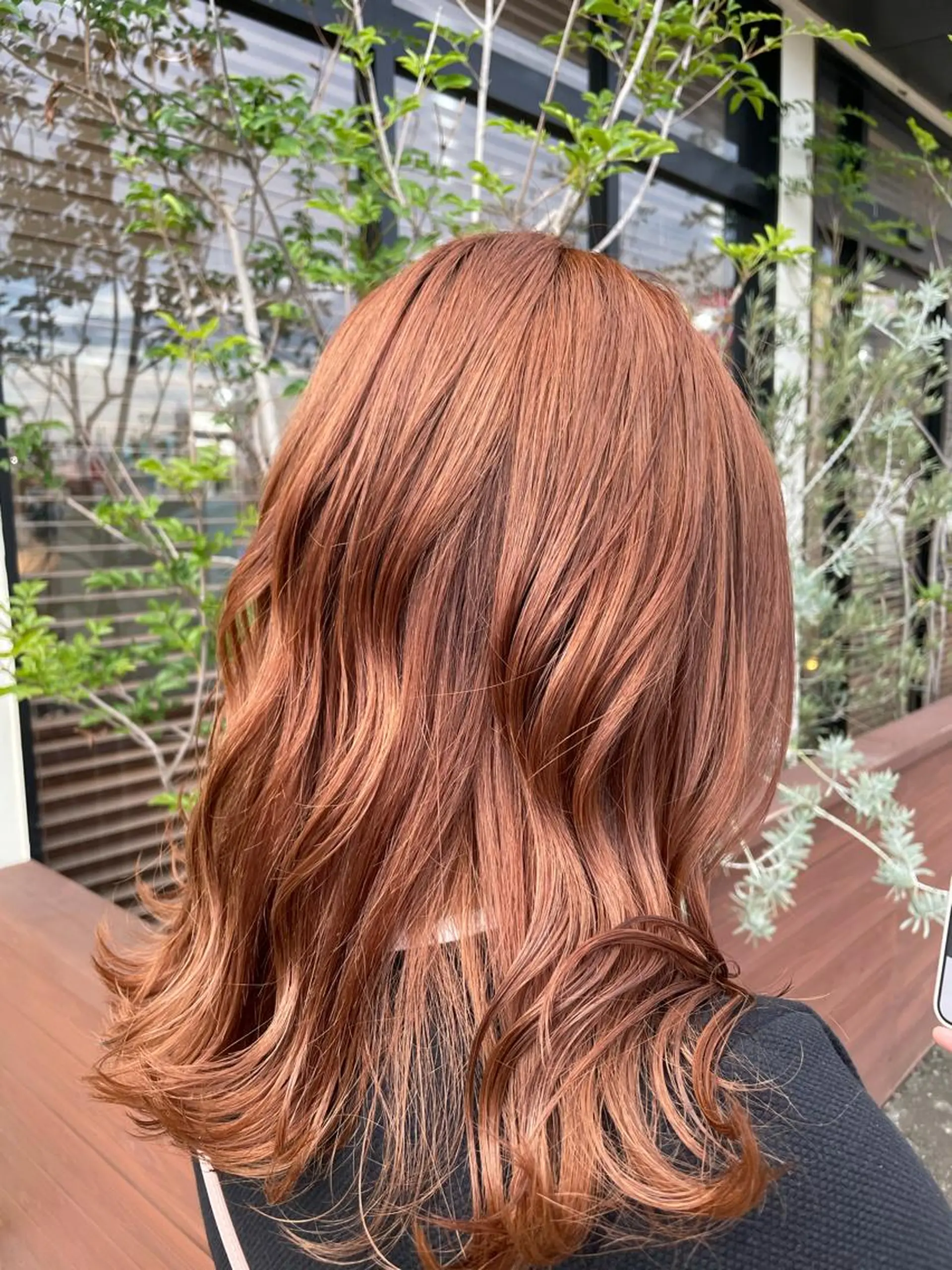 ミディアム カラー 青木 紗耶のヘアスタイル