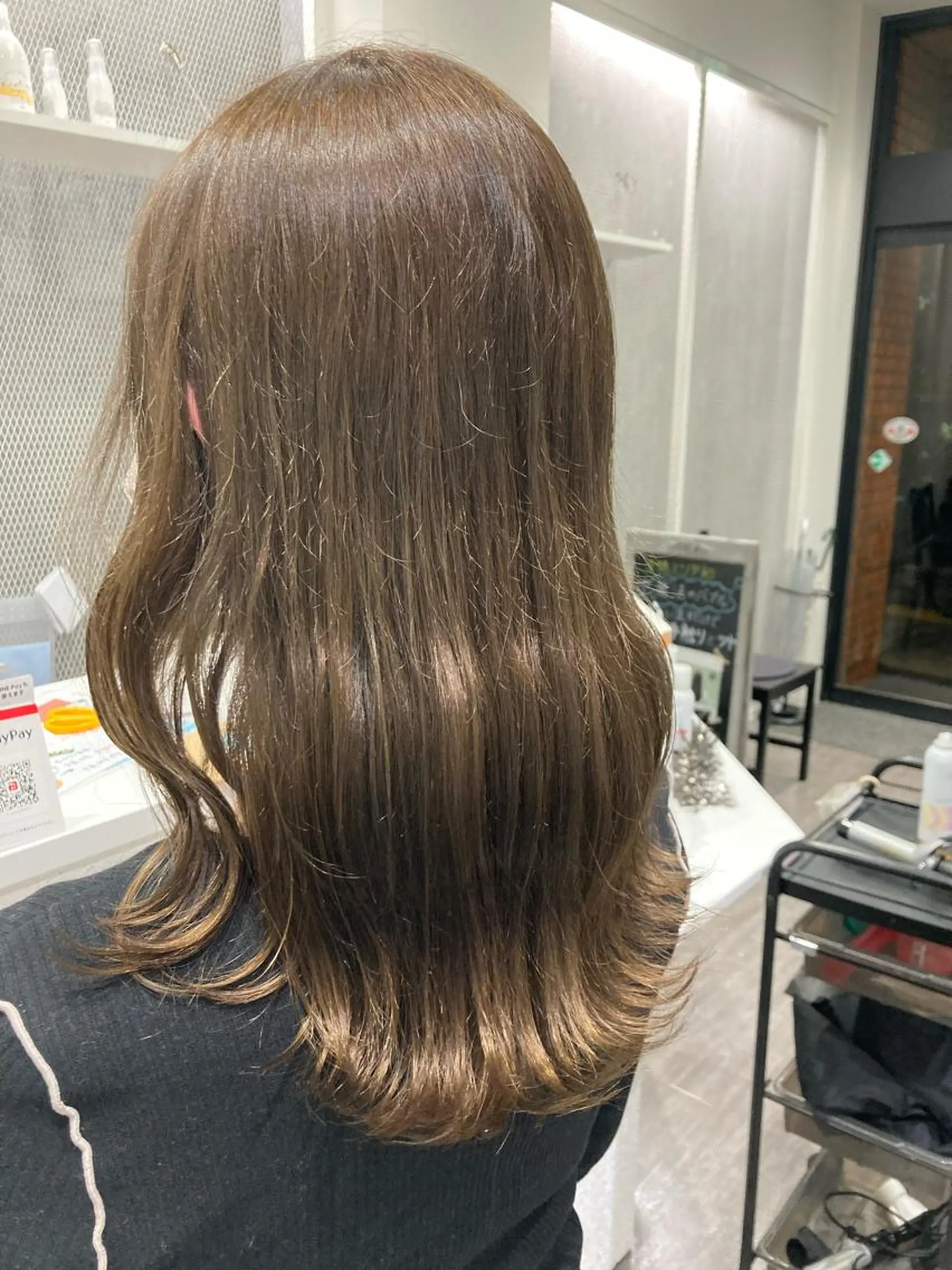 セミロング カラー ミルクティー量産💙 💙ブリーチ特化💙のヘアスタイル