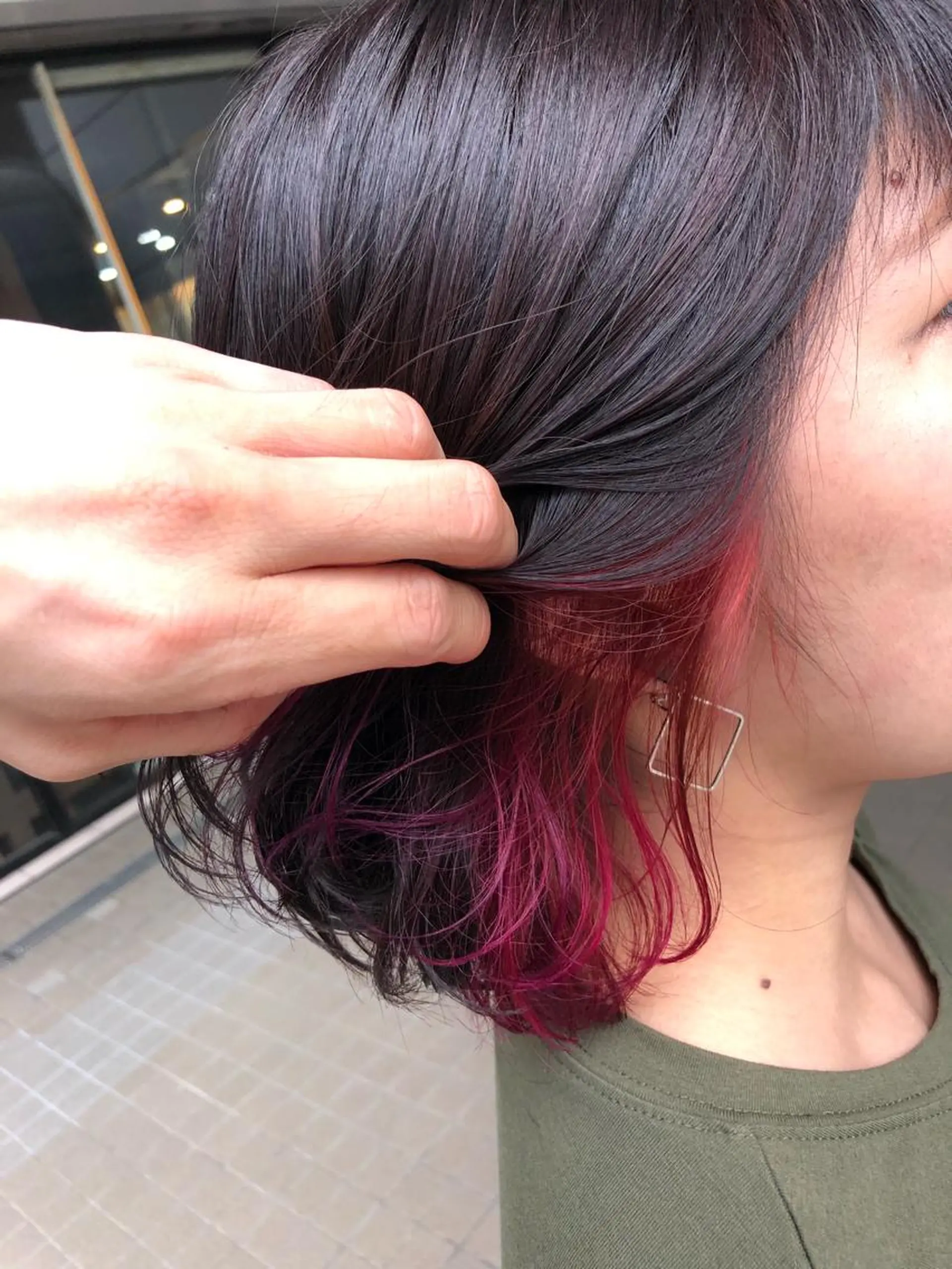 ショート カラー インナーカラー ピンクカラー バイオレットカラー カット ヘアカラー トリートメント SHAFT Ieiriのヘアスタイル