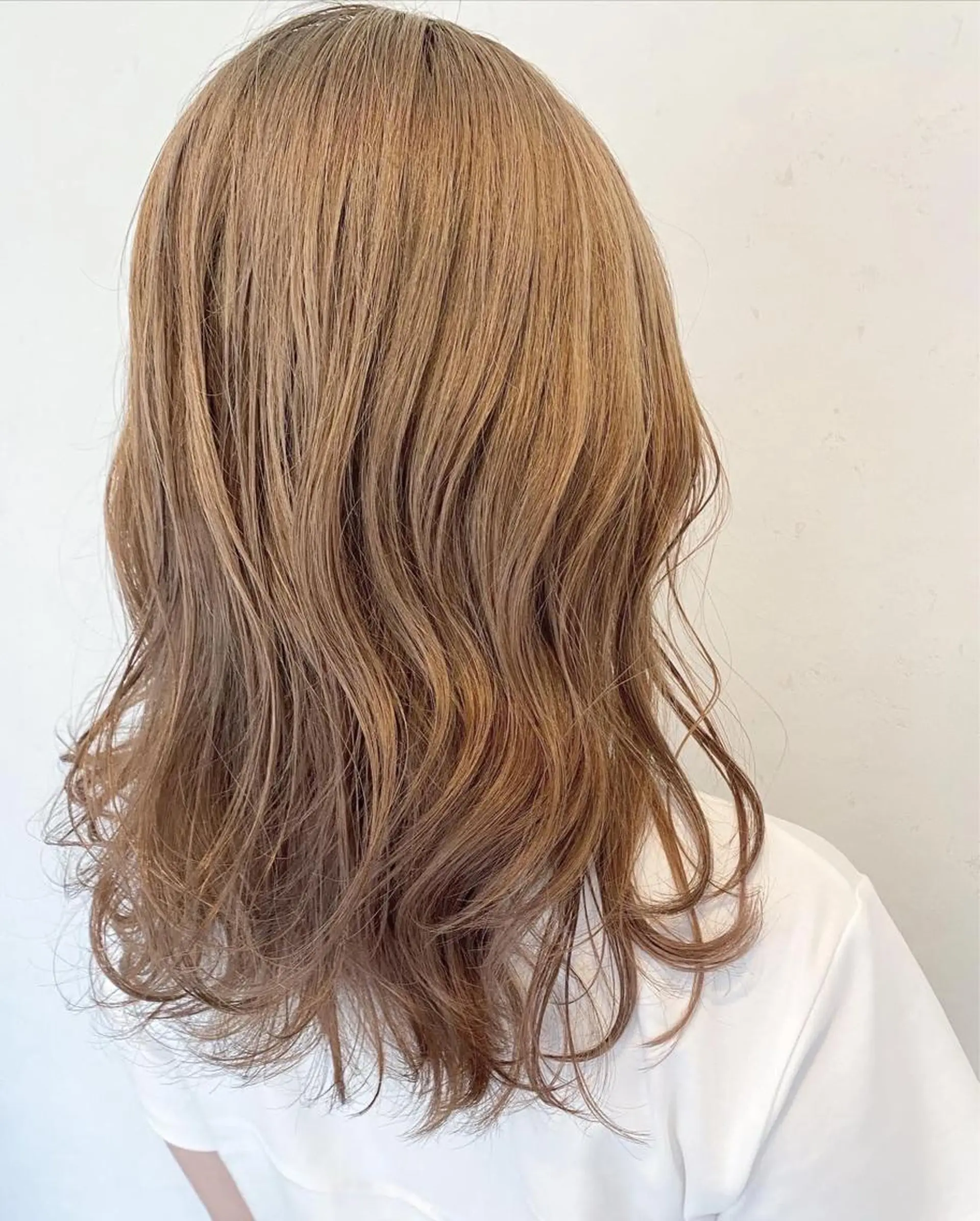 ミディアム カラー 伊藤 さやかのヘアスタイル