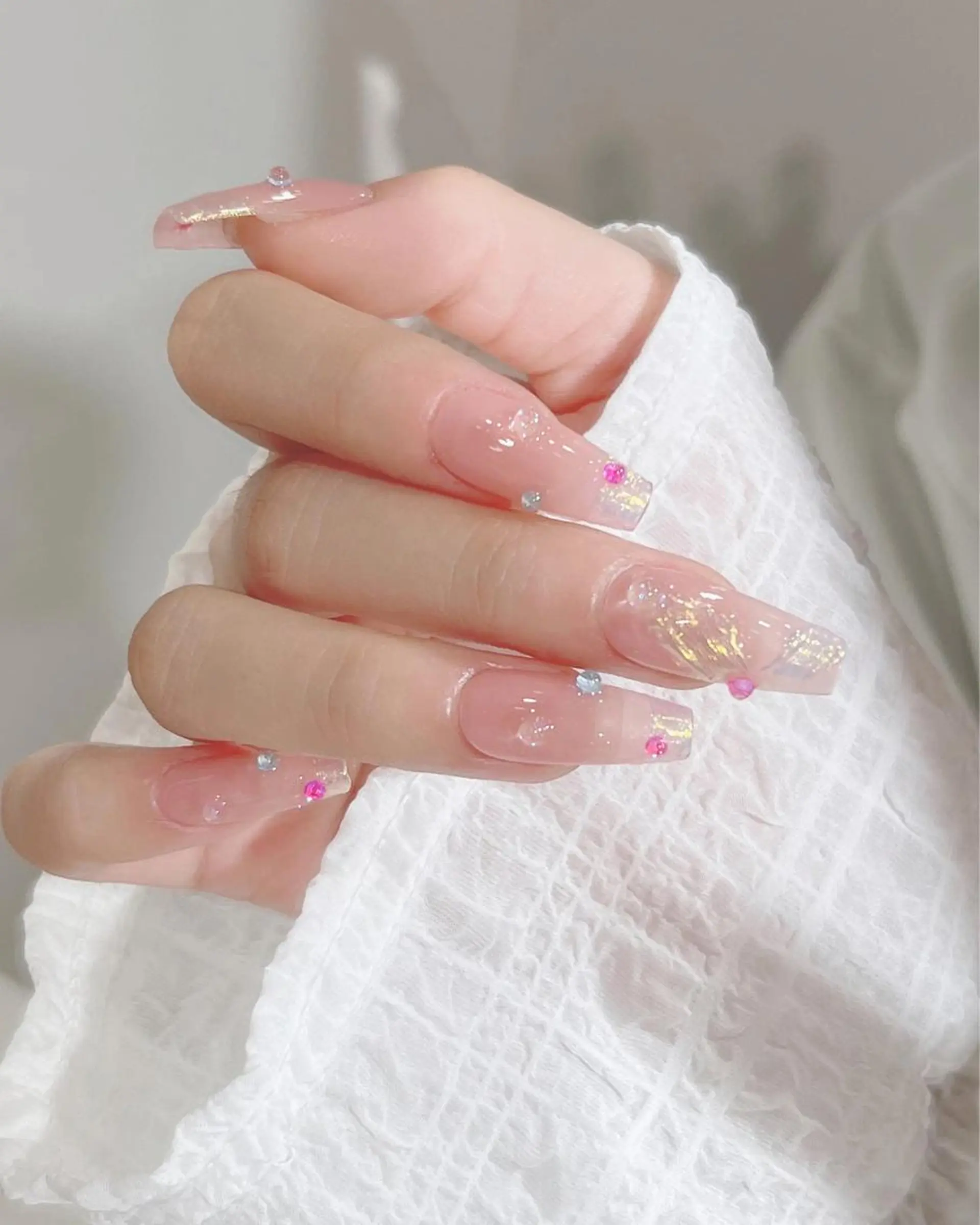 ネイル ハンドネイル AngelChris ビューティーサロンのネイルデザイン