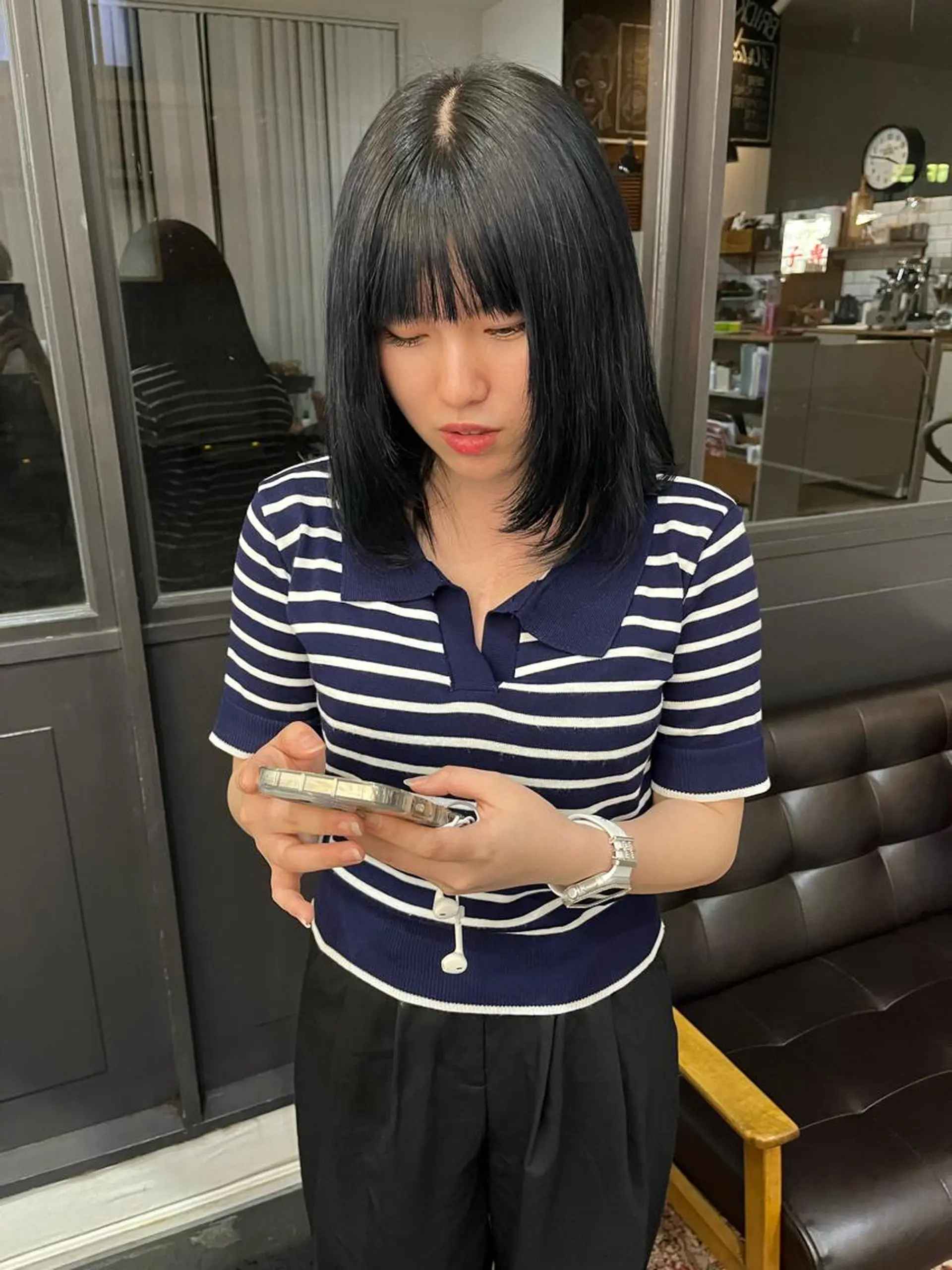 ミディアム あやか/ベージュ /透け感カラーのヘアスタイル