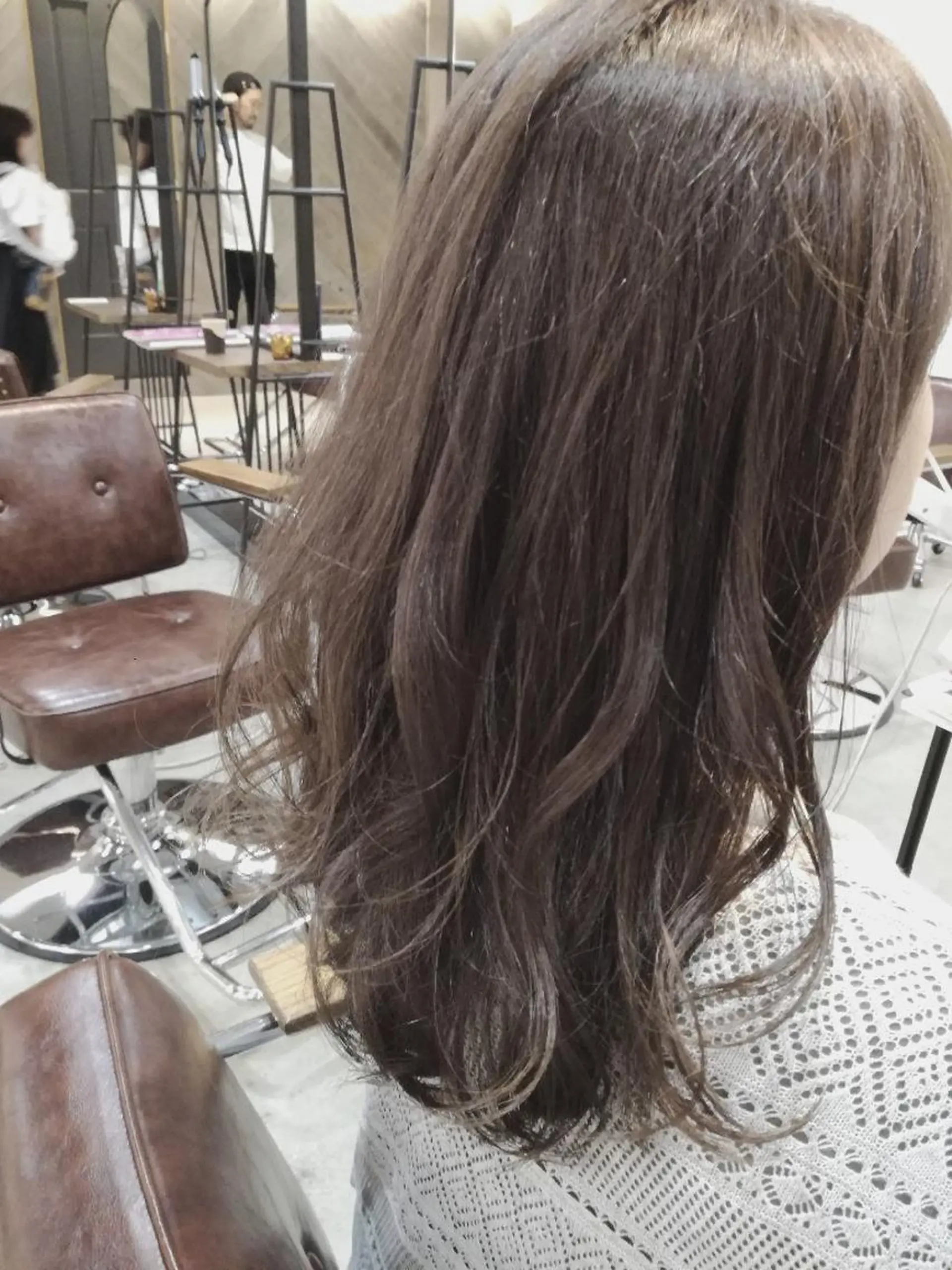 ロング カラー パーマ ヘアアレンジ ネイル メンズ キッズ マツエク・マツパ ベージュカラー フォギーベージュ 中津No.1髪質改善 店長✨透ける暗髪のヘアスタイル