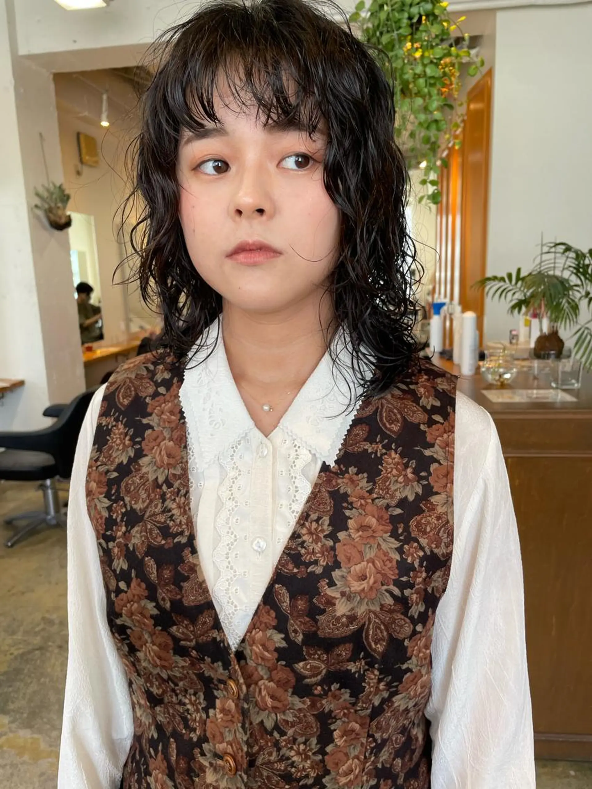 ミディアム カラー パーマ ミディアムパーマ ウルフカット カット ヘアカラー パーマ トリートメント レイヤー／似合わせ TAKUYAのヘアスタイル