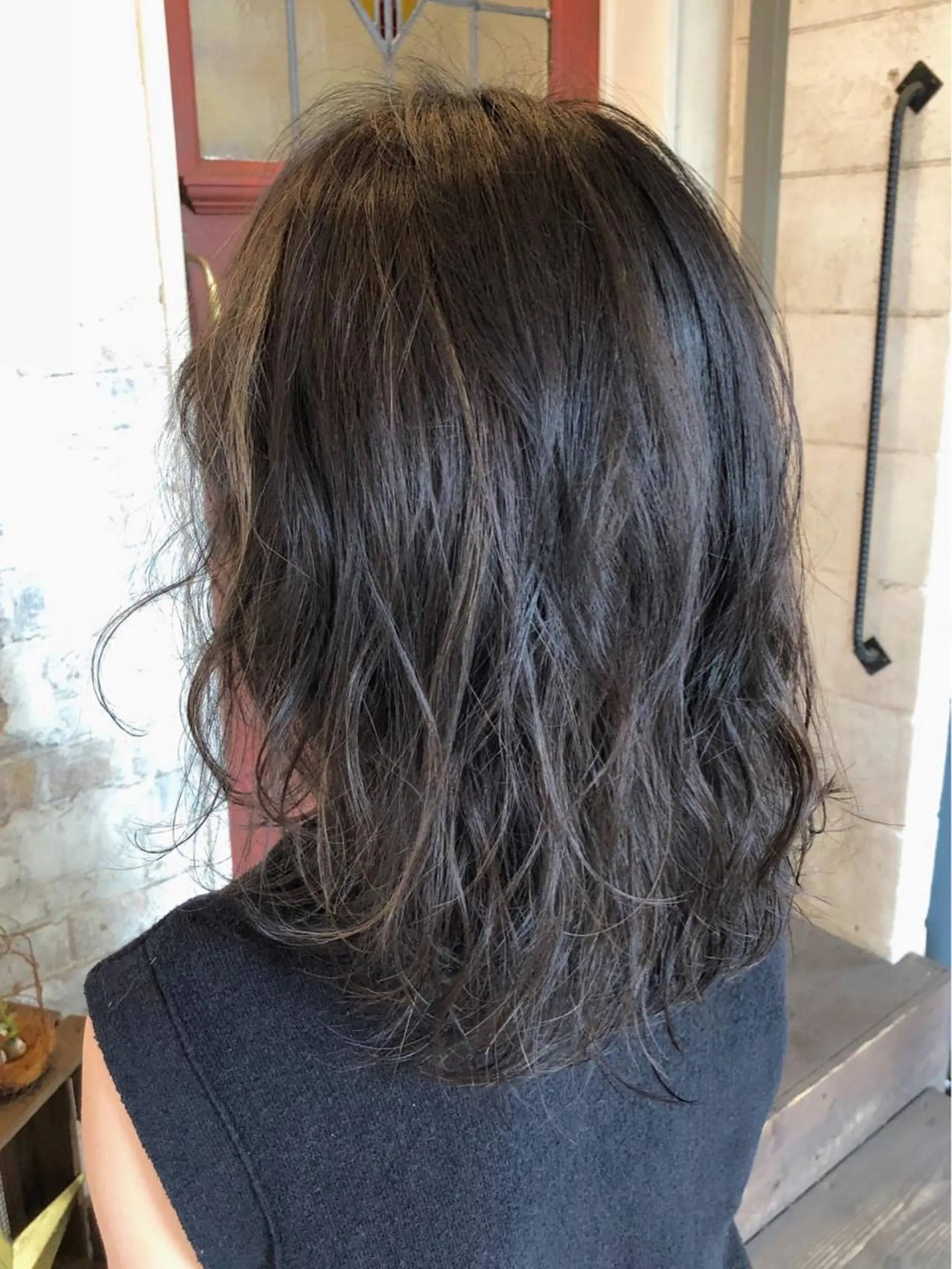 ミディアム カラー ダークグレー パーマ hair  salon Zöld.所属・KAIBORI ASUKAのヘアスタイル