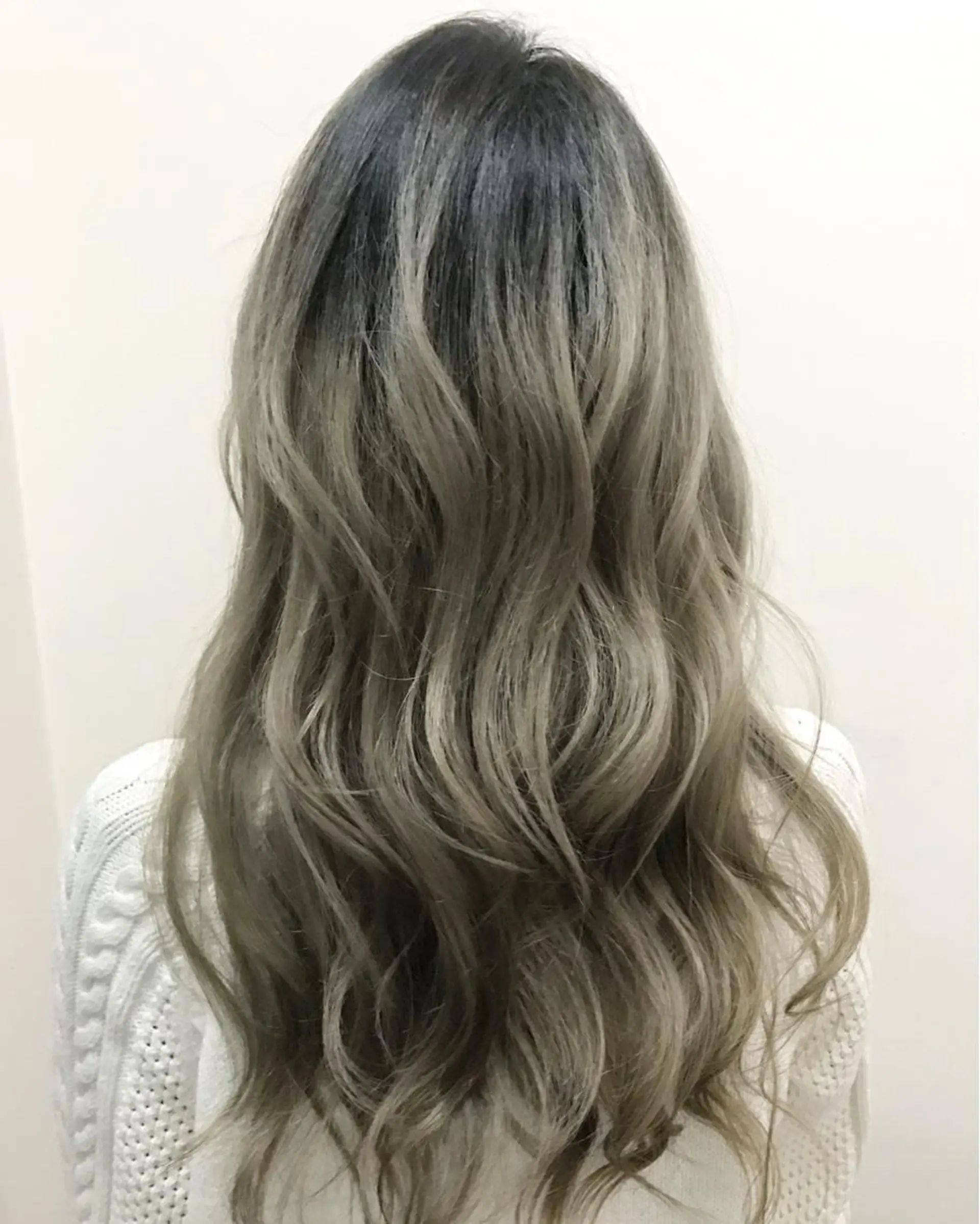 ショート ミディアム セミロング ロング カラー パーマ ヘアアレンジ グラデーションカラー グレージュ ハイトーンカラー ヘアカラー トリートメント Chlom🌿Top Stylist沖田のヘアスタイル