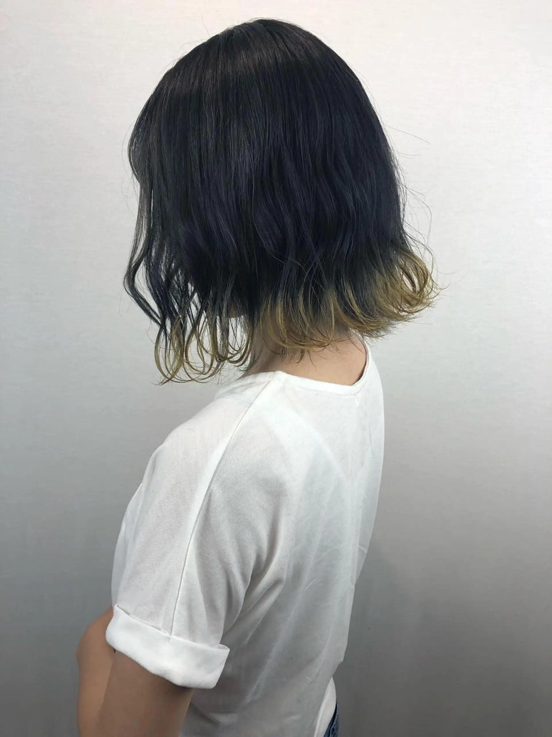ミディアム カラー アッシュ ダブルカラー イエローカラー ヘアカラー 🤍2nd🤍田所 美希のヘアスタイル