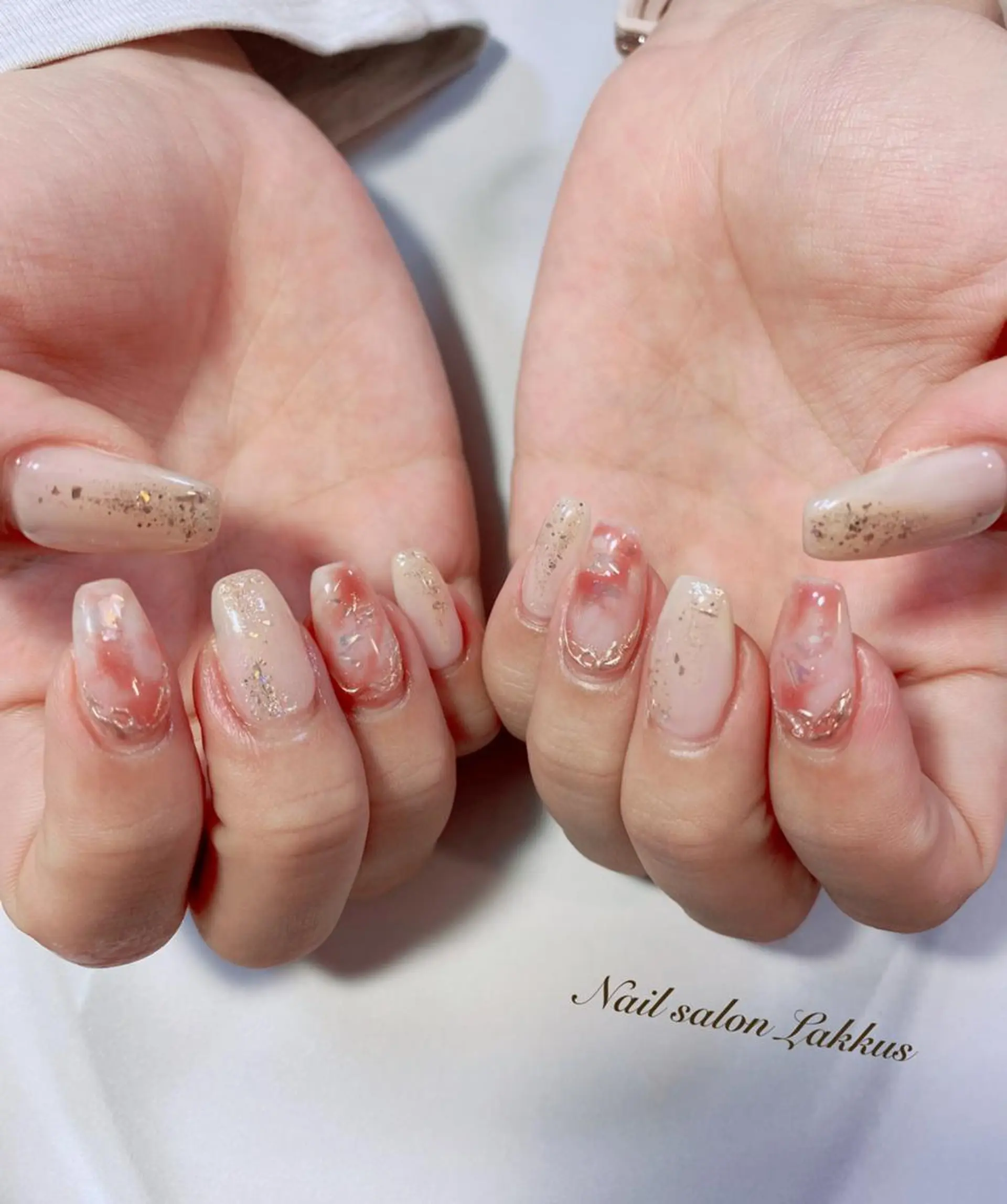 ネイル アートネイル ミラーネイル ニュアンスネイル Lakkus T－CHIのネイルデザイン