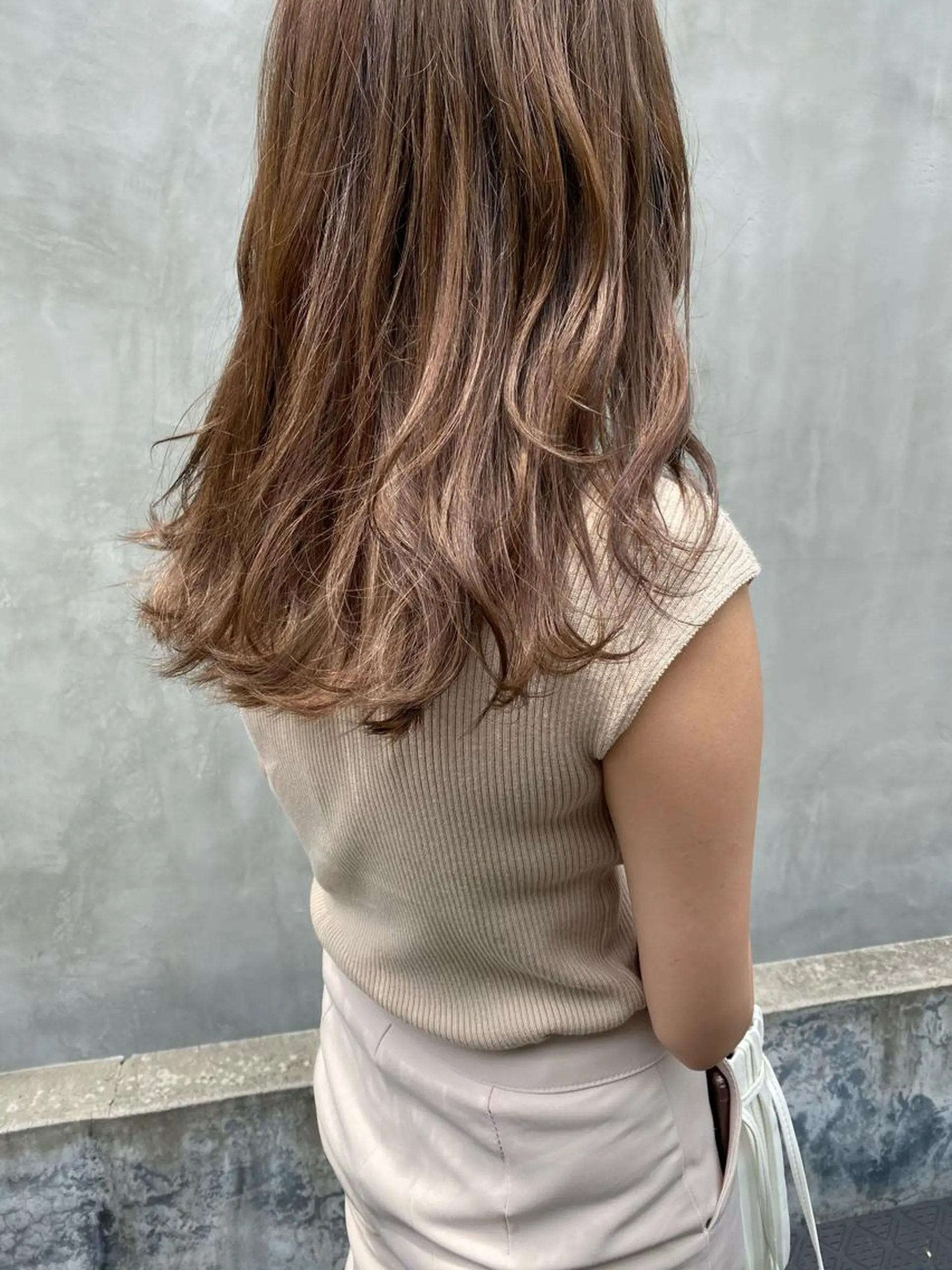 ロング カラー パーマ ヘアアレンジ メンズ キッズ ネイル マツエク・マツパ ベージュカラー ナチュラル ロング ロングネイル インナーカラー/ KANAのヘアスタイル
