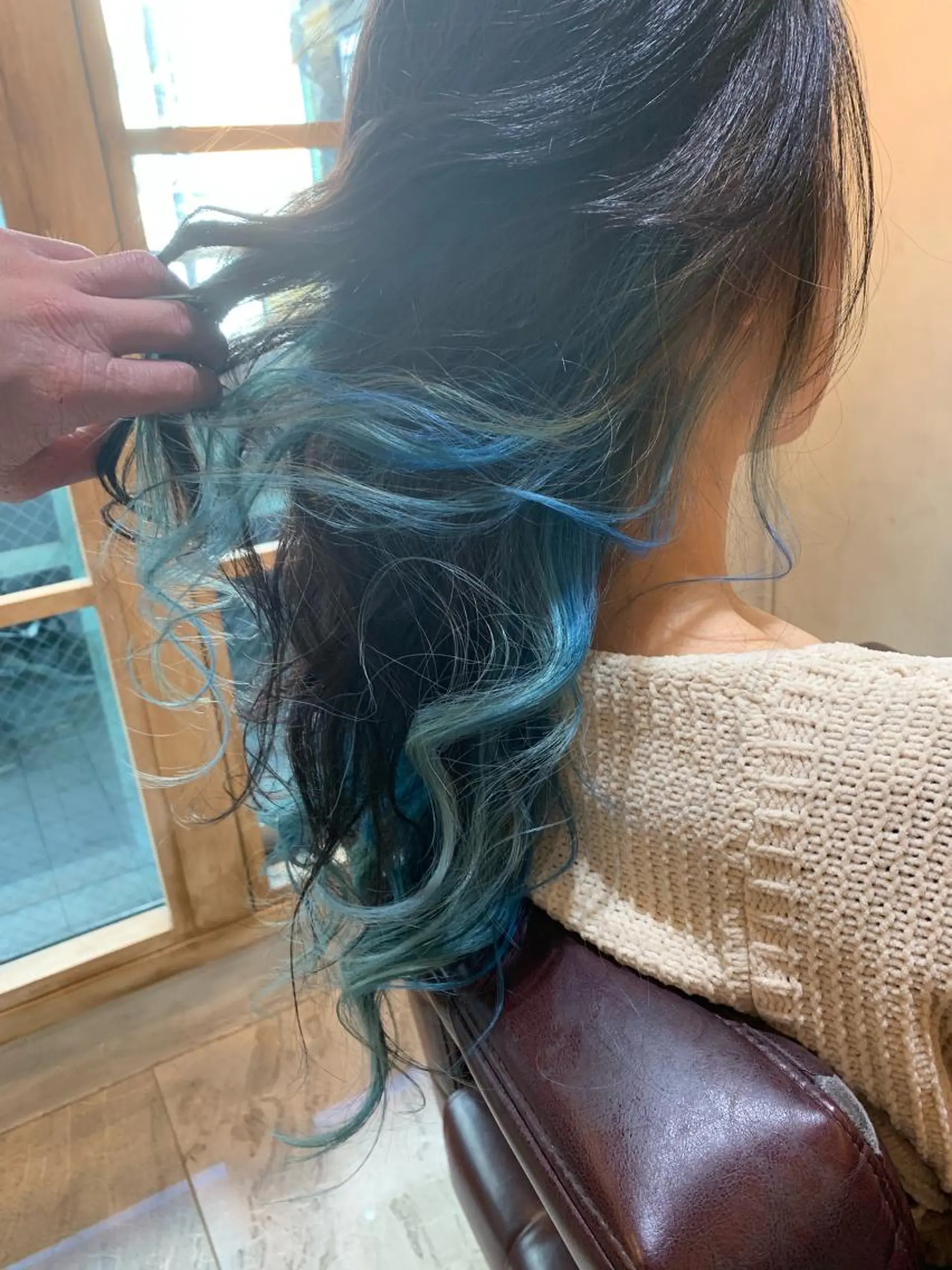 セミロング カラー ブルーカラー インナーカラー 髪質改善・艶髪特化 木村侑平のヘアスタイル