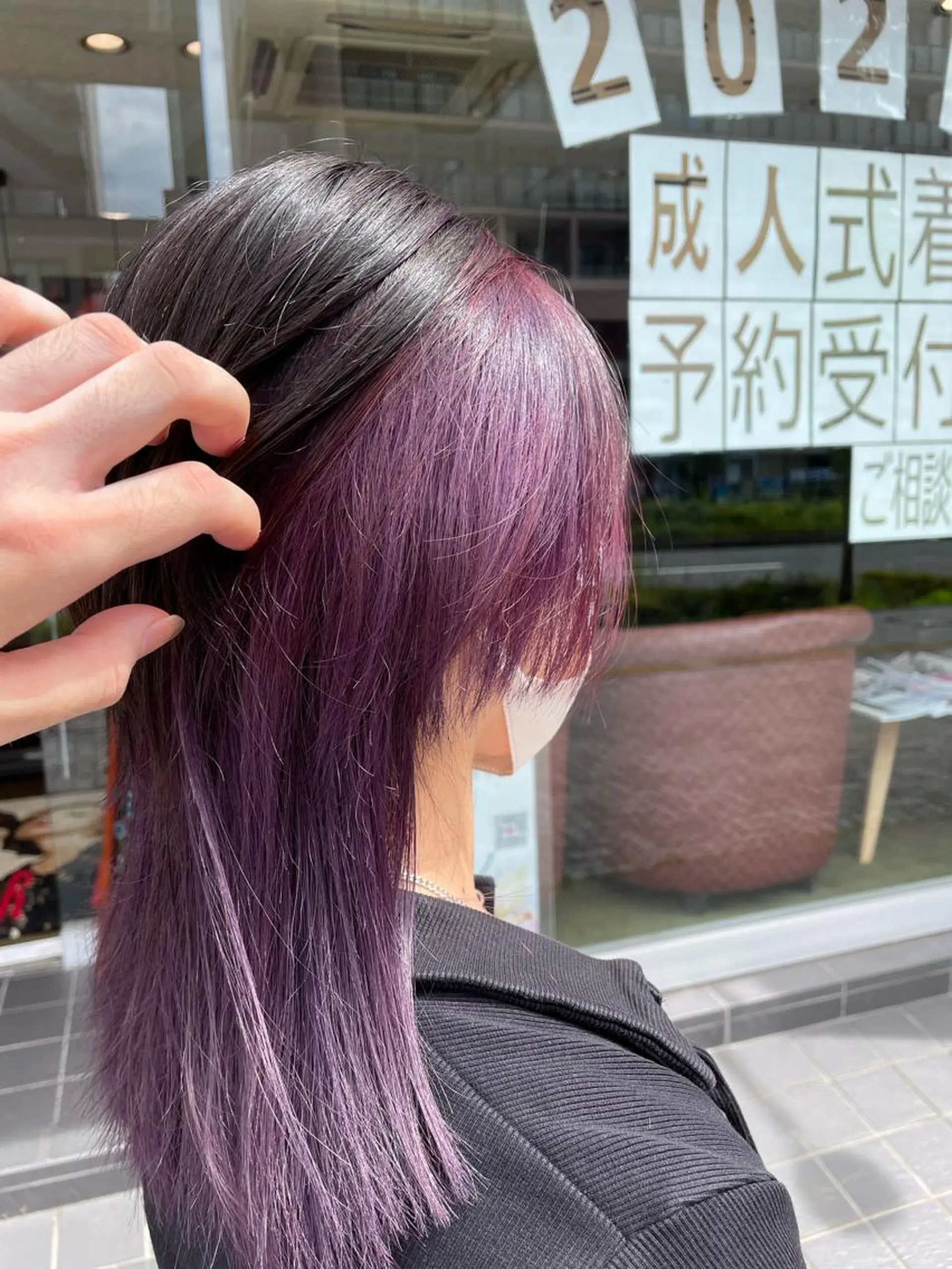 カラー ブリーチ シルバー 渡辺 広輝のヘアスタイル