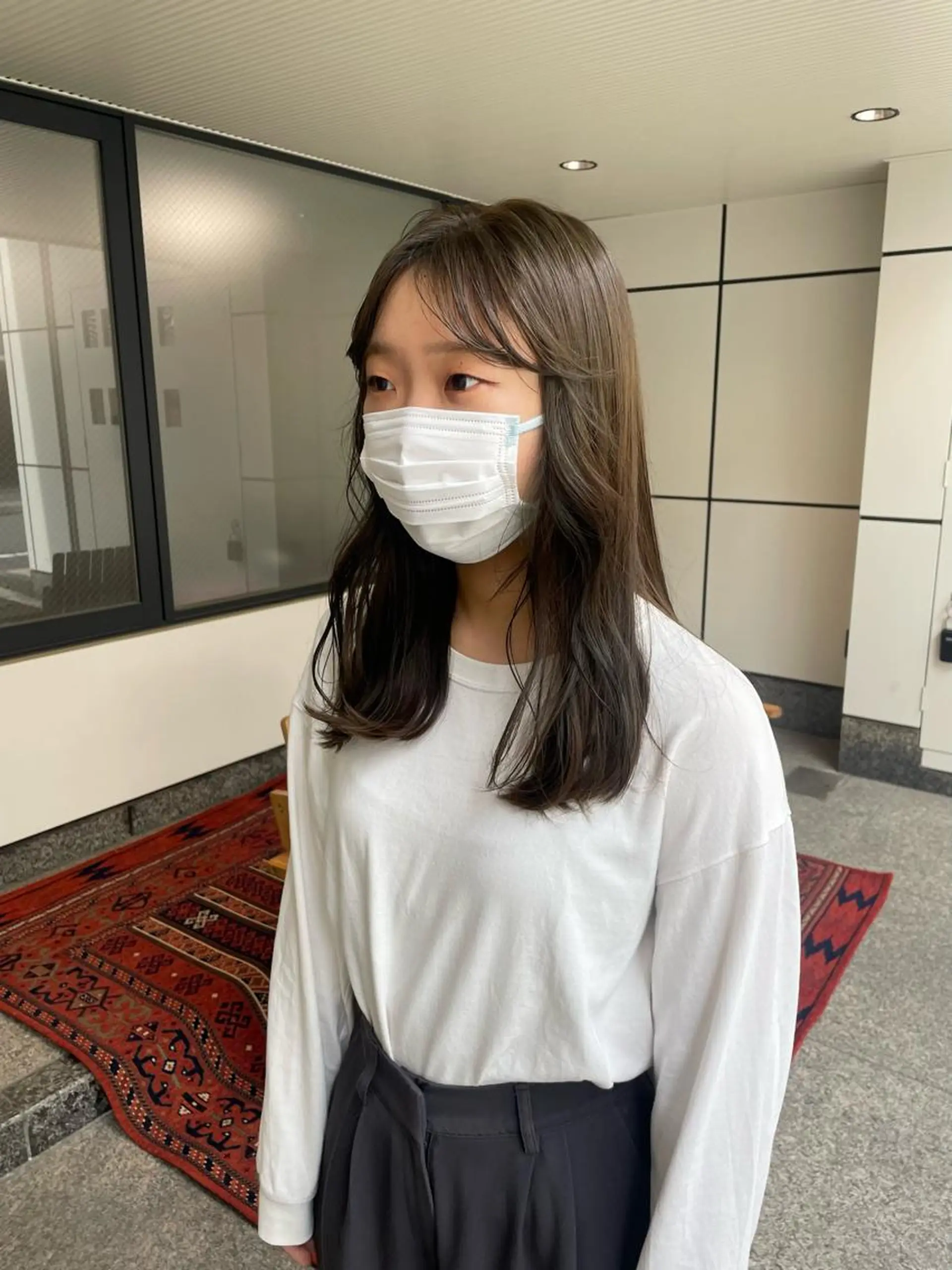 セミロング カラー 透明感カラー オリーブカラー ヘアカラー 渋谷 留菜のヘアスタイル