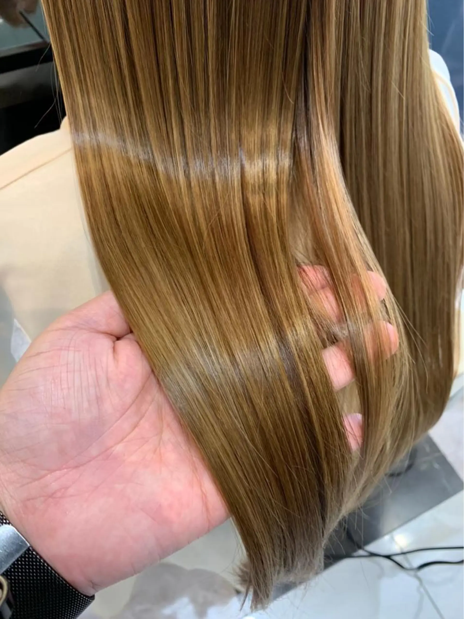 セミロング トリートメント 酸熱トリートメント カット トリートメント ボブ・レイヤーカット 吉敷航一のヘアスタイル