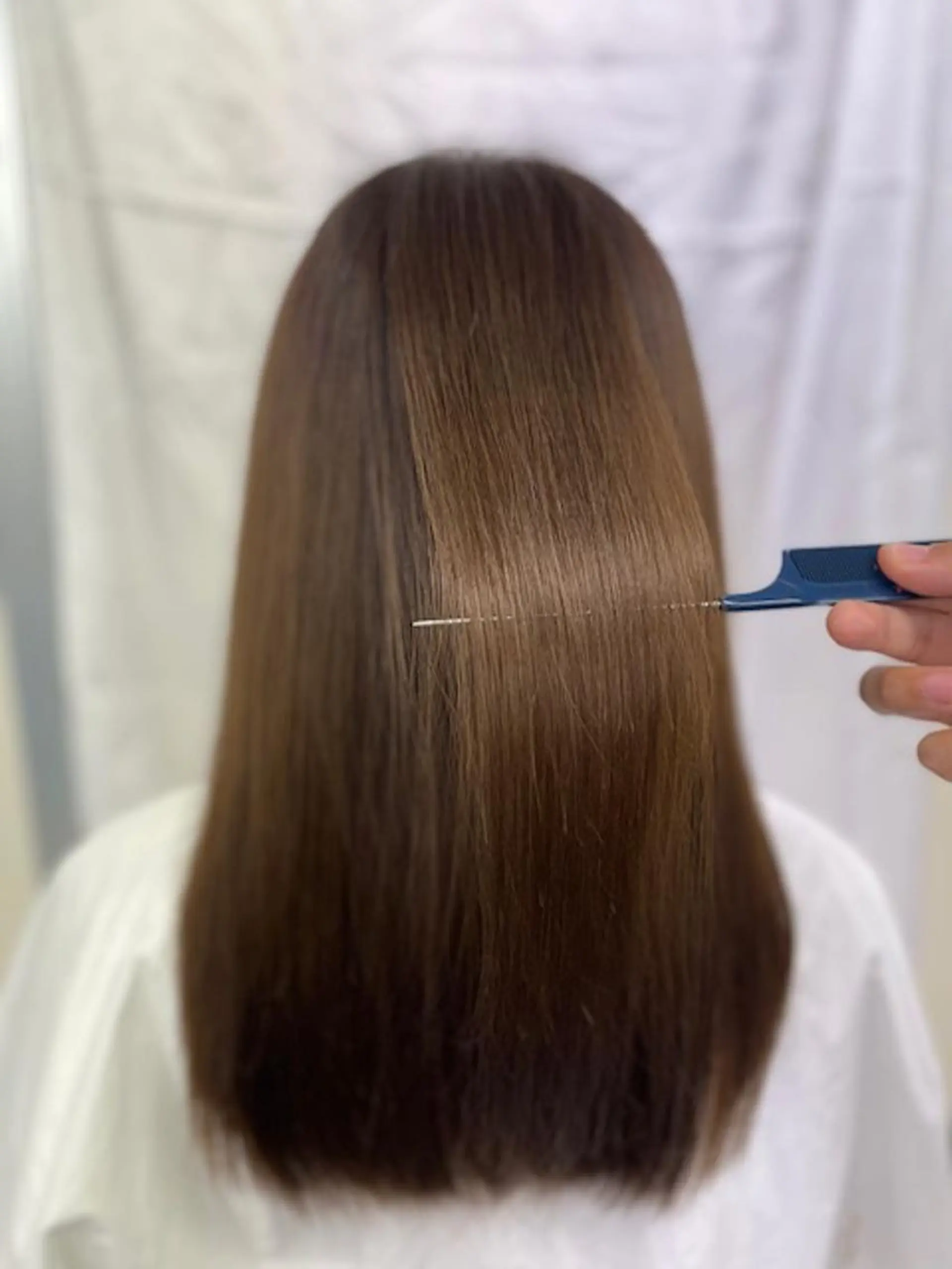 カラー ロング アッシュ アッシュブラウン ベージュカラー 黒髪 ブルーカラー トリートメント newi hauoli札幌駅前のヘアスタイル