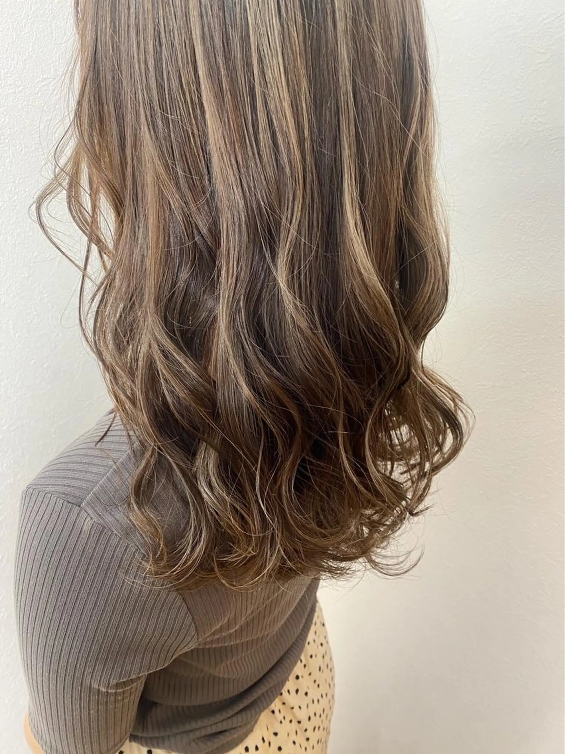 ミディアム カラー ベージュカラー デザインカラー ハイライトカラー ハイトーンカラー 外国人風カラー 遠藤沙也加 /レイヤーカットのヘアスタイル