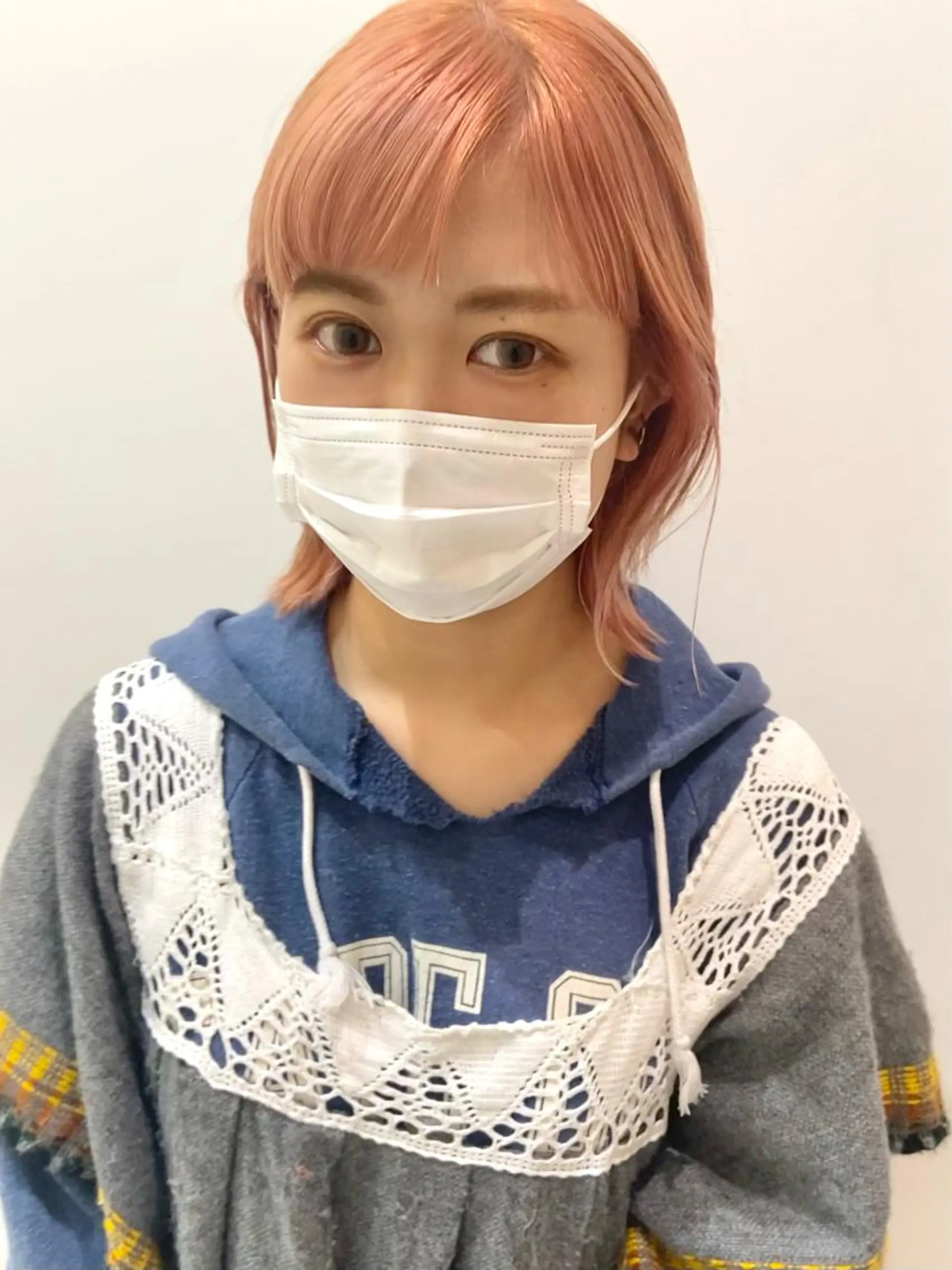 ミディアム カラー ブリーチ カット ヘアカラー トリートメント 田中 あやなのヘアスタイル