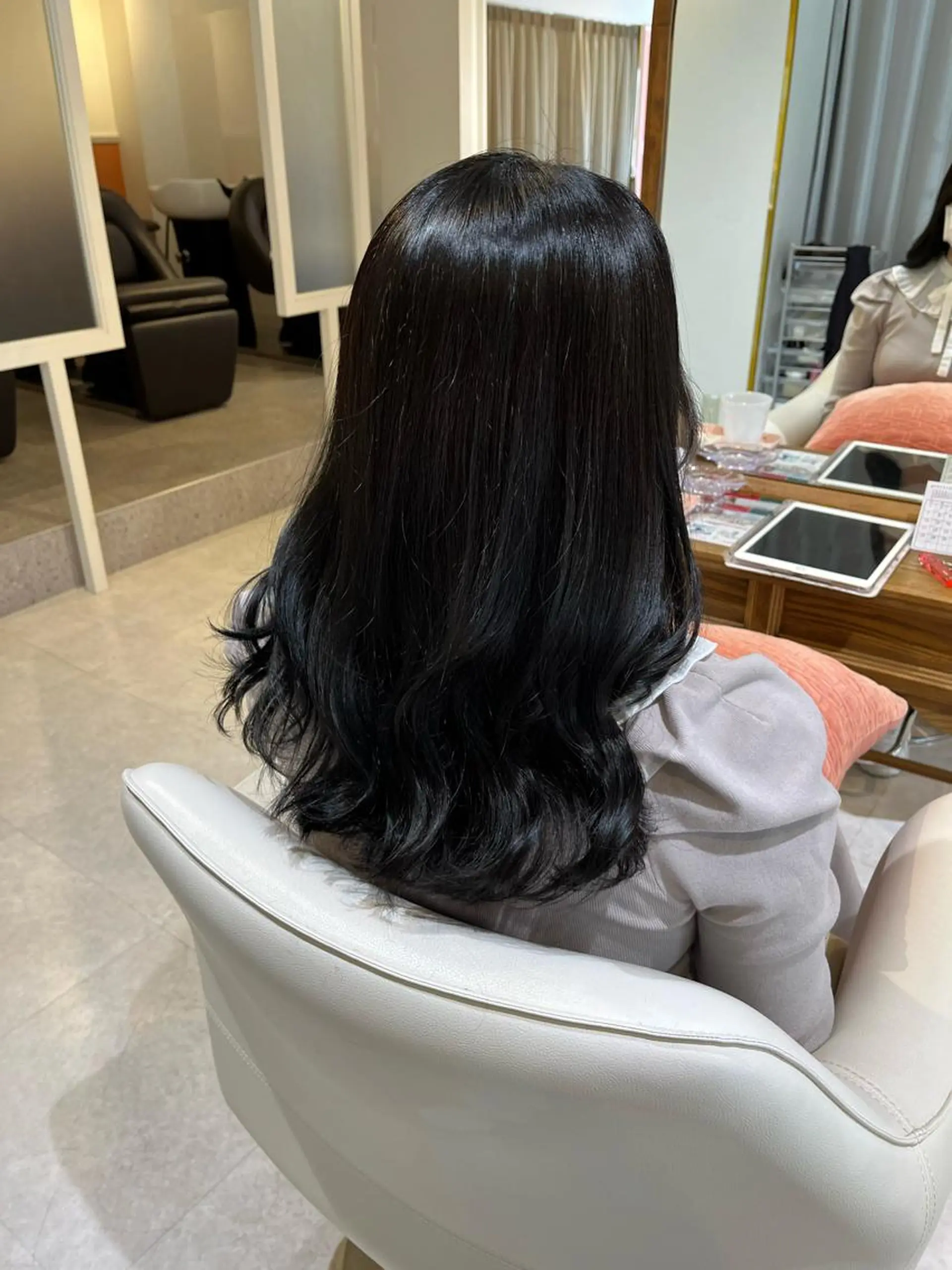 セミロング カット ヘアカラー 梛木 唯のヘアスタイル