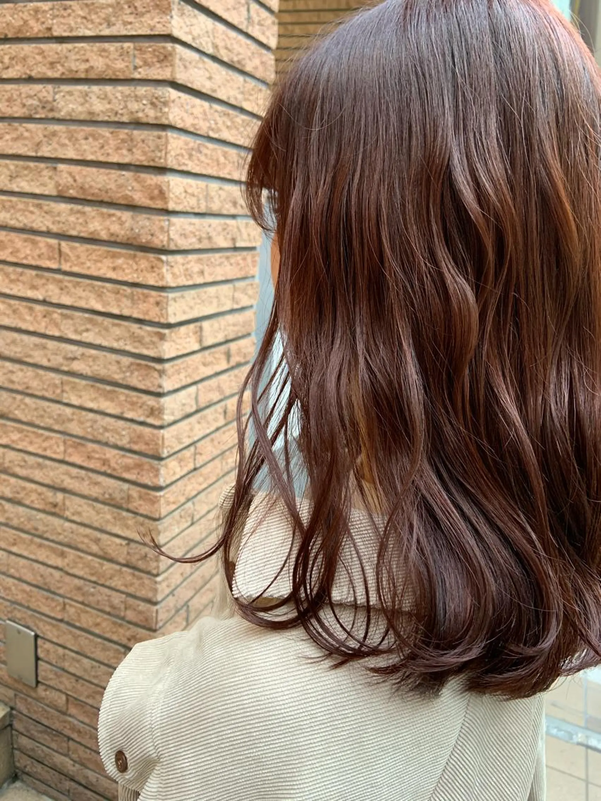 セミロング yaya✂︎ 美髪/艶カラーのヘアスタイル