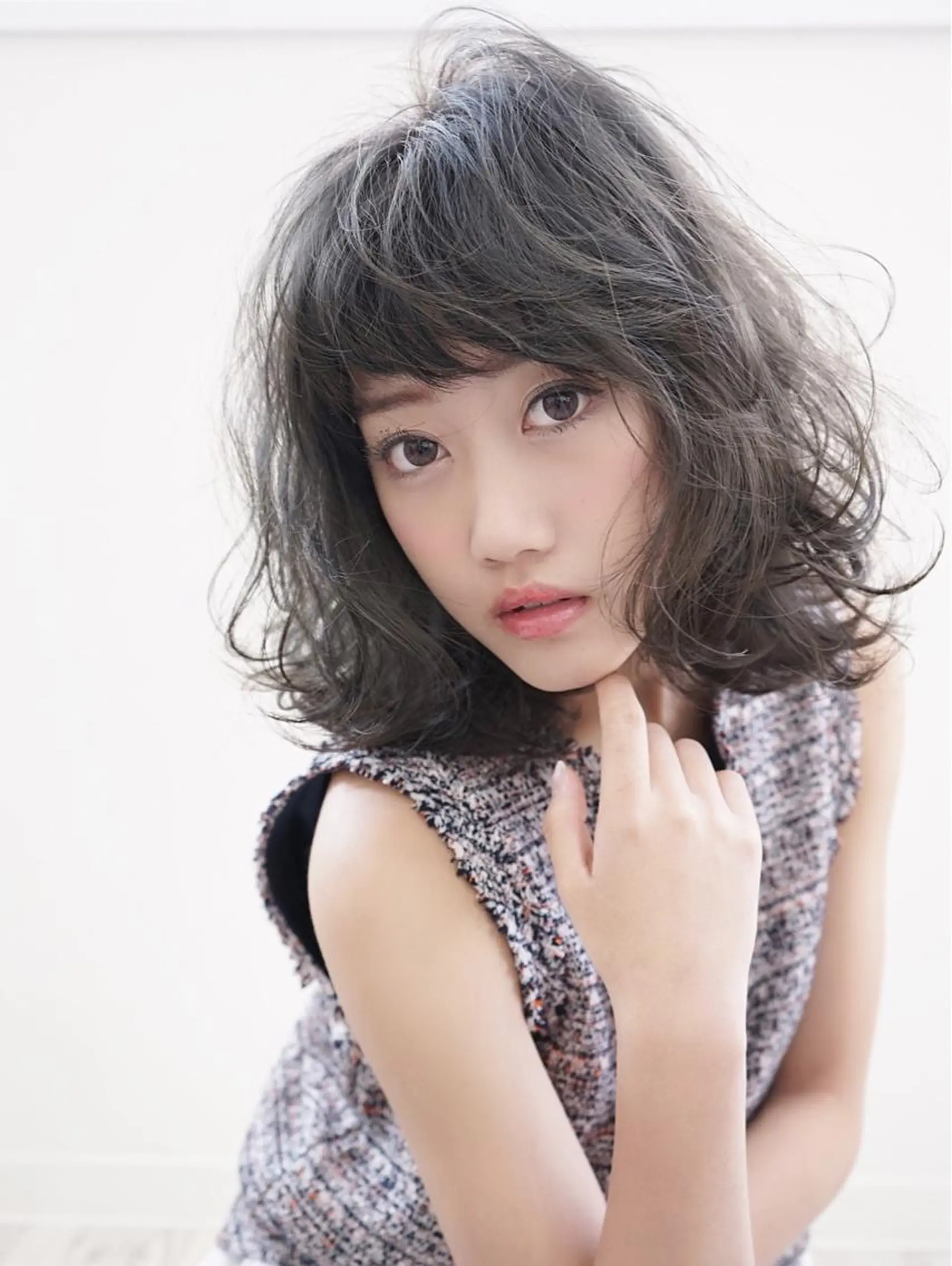 ミディアム セミロング カラー グレージュ 外国人風カラー 花井 啓好のヘアスタイル