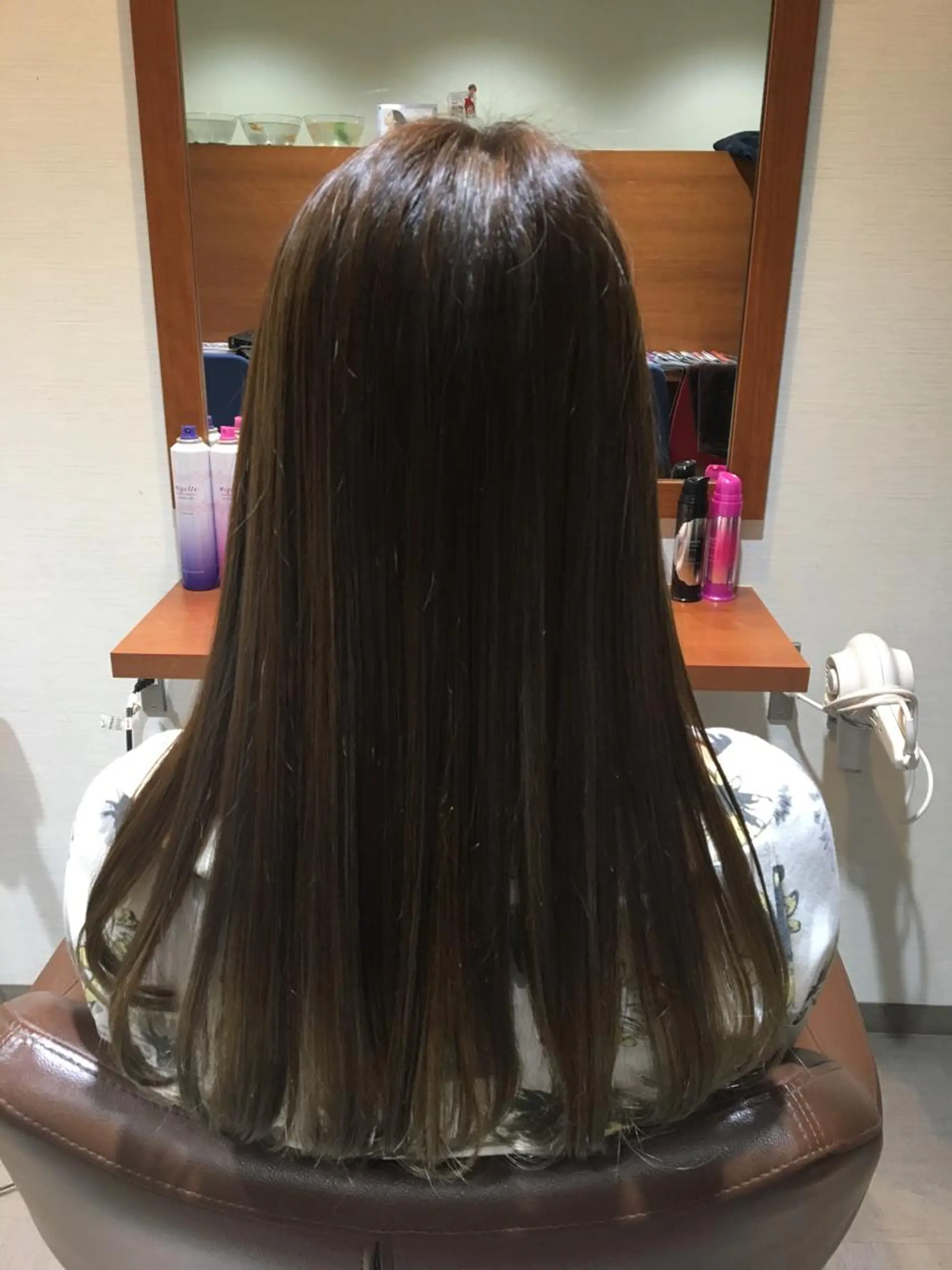 ロング カラー 蓮見  友里のヘアスタイル