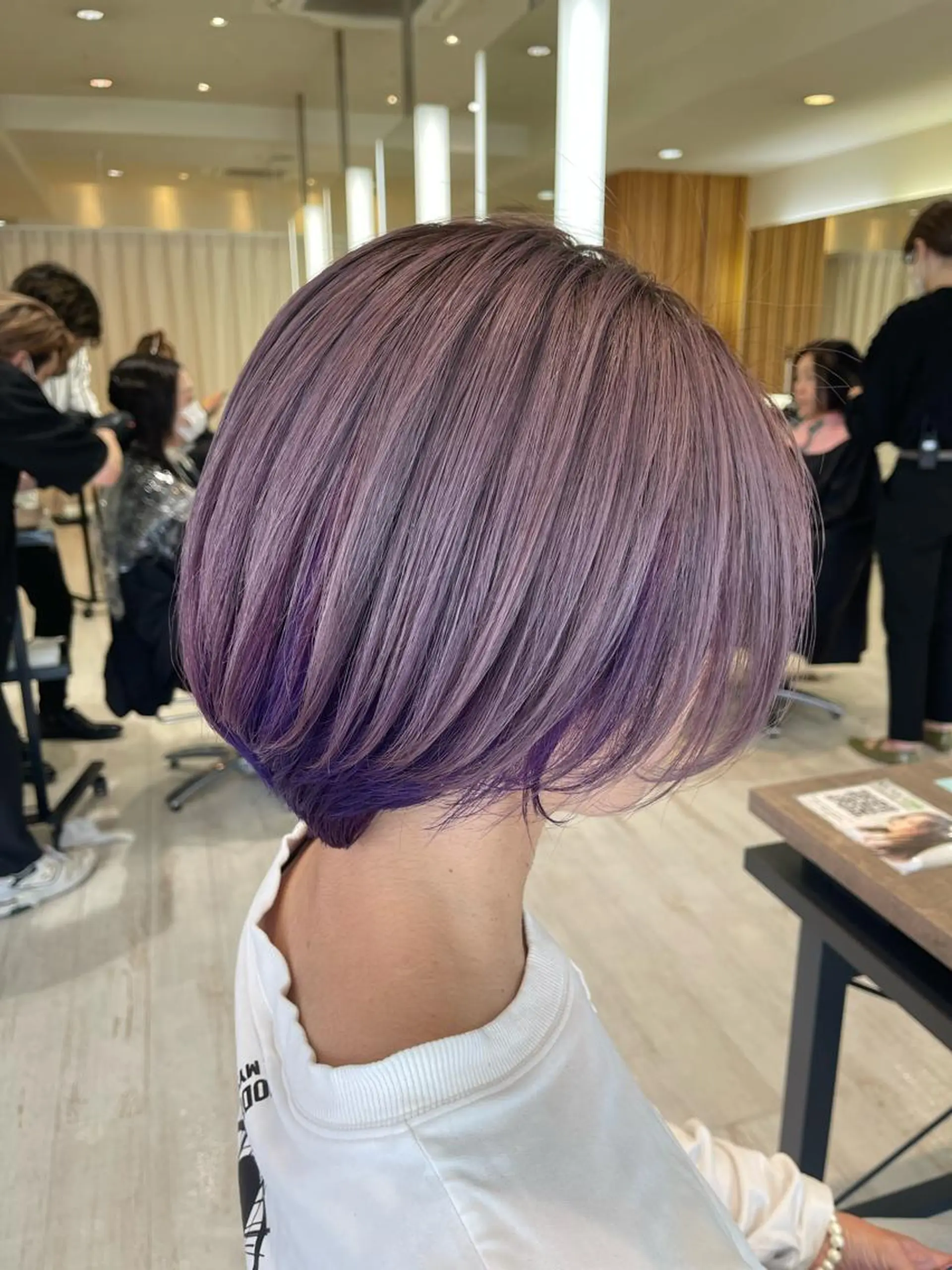 ショート カラー デザインカラー、艶髪 大塚 耕平のヘアスタイル