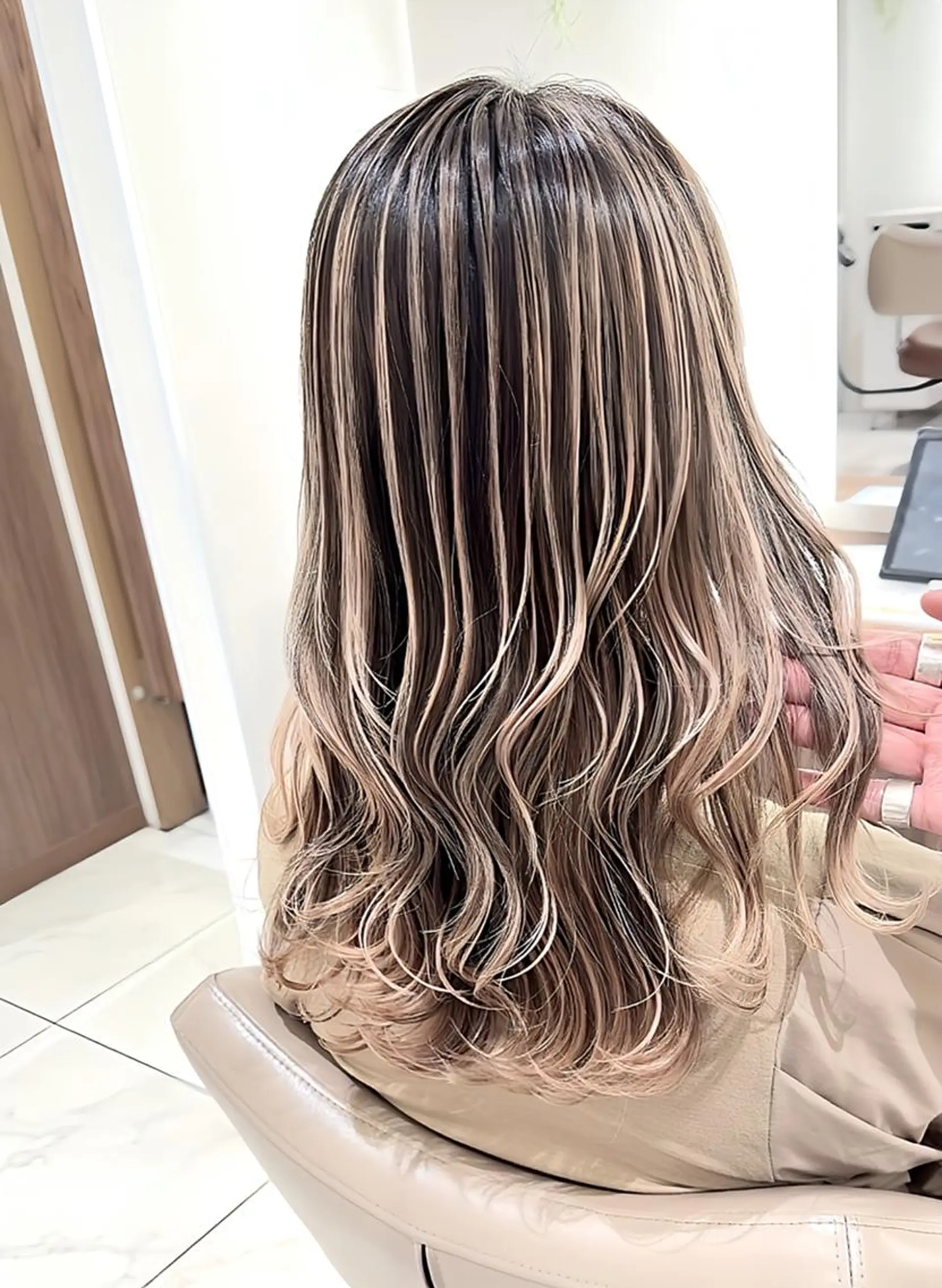 セミロング カラー バレイヤージュ 髪質改善 レイヤーカット ヘアカラー トリートメント 大宮/バレイヤージュ 髪質改善/澤田隆誠のヘアスタイル