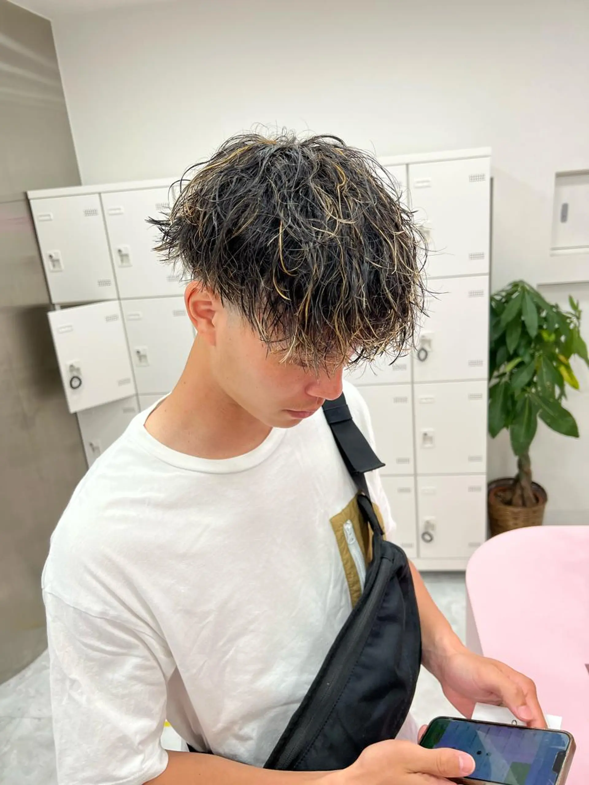 ショート カラー パーマ メンズ メンズパーマ特化 TAIGAのヘアスタイル