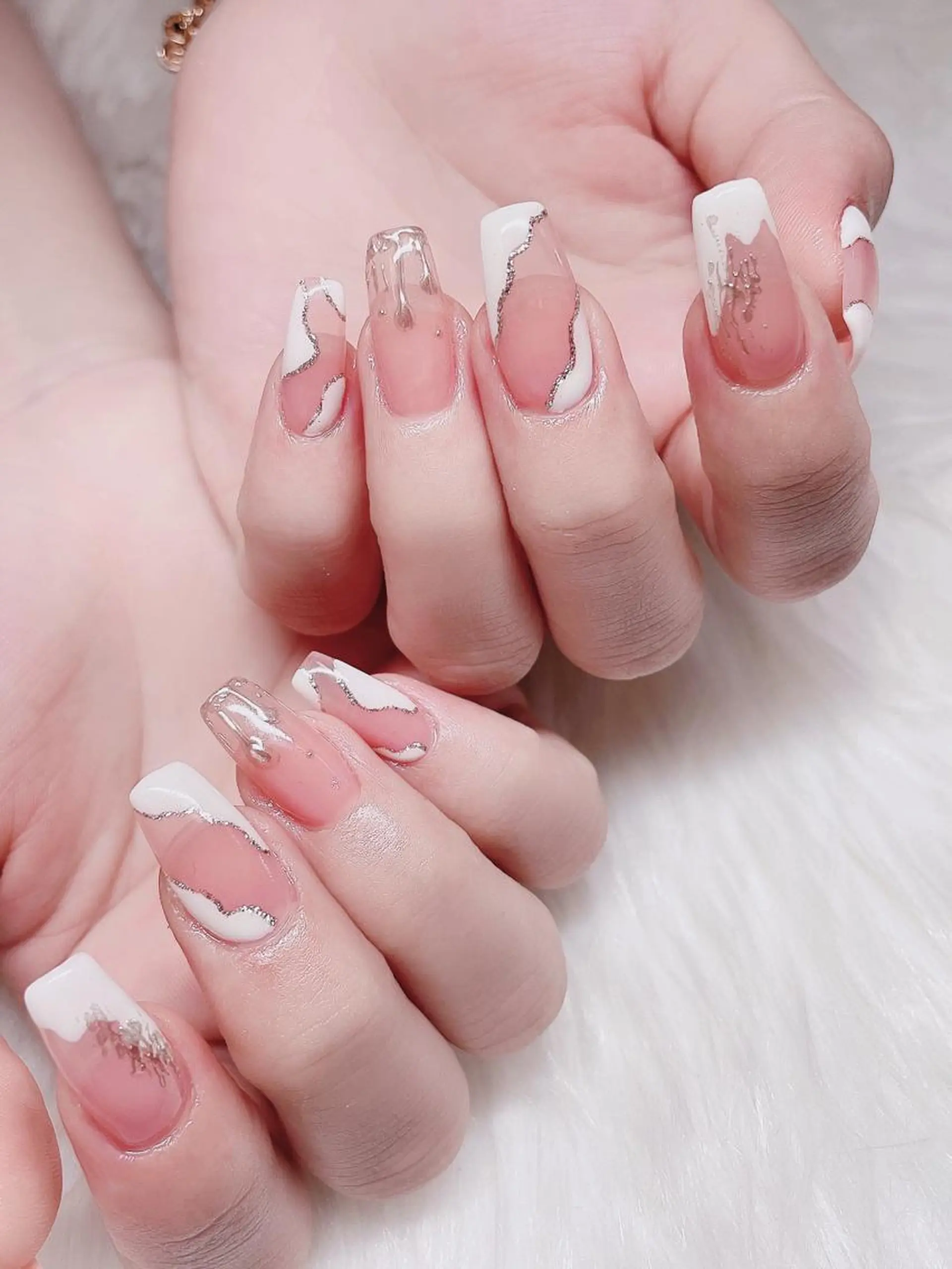 ネイル ハンドネイル AngelChris ビューティーサロンのネイルデザイン