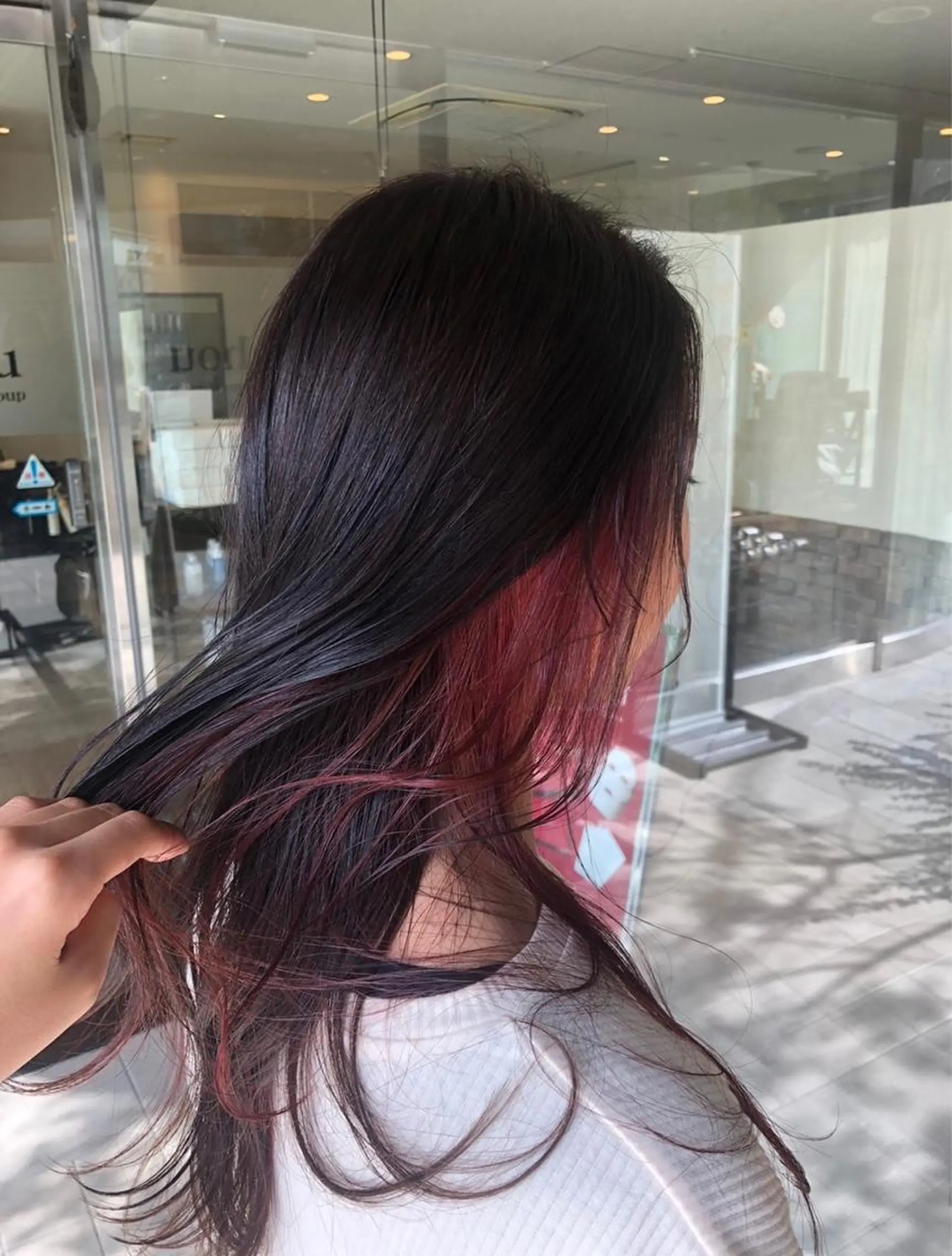 ロング カラー 西山 瑞希のヘアスタイル