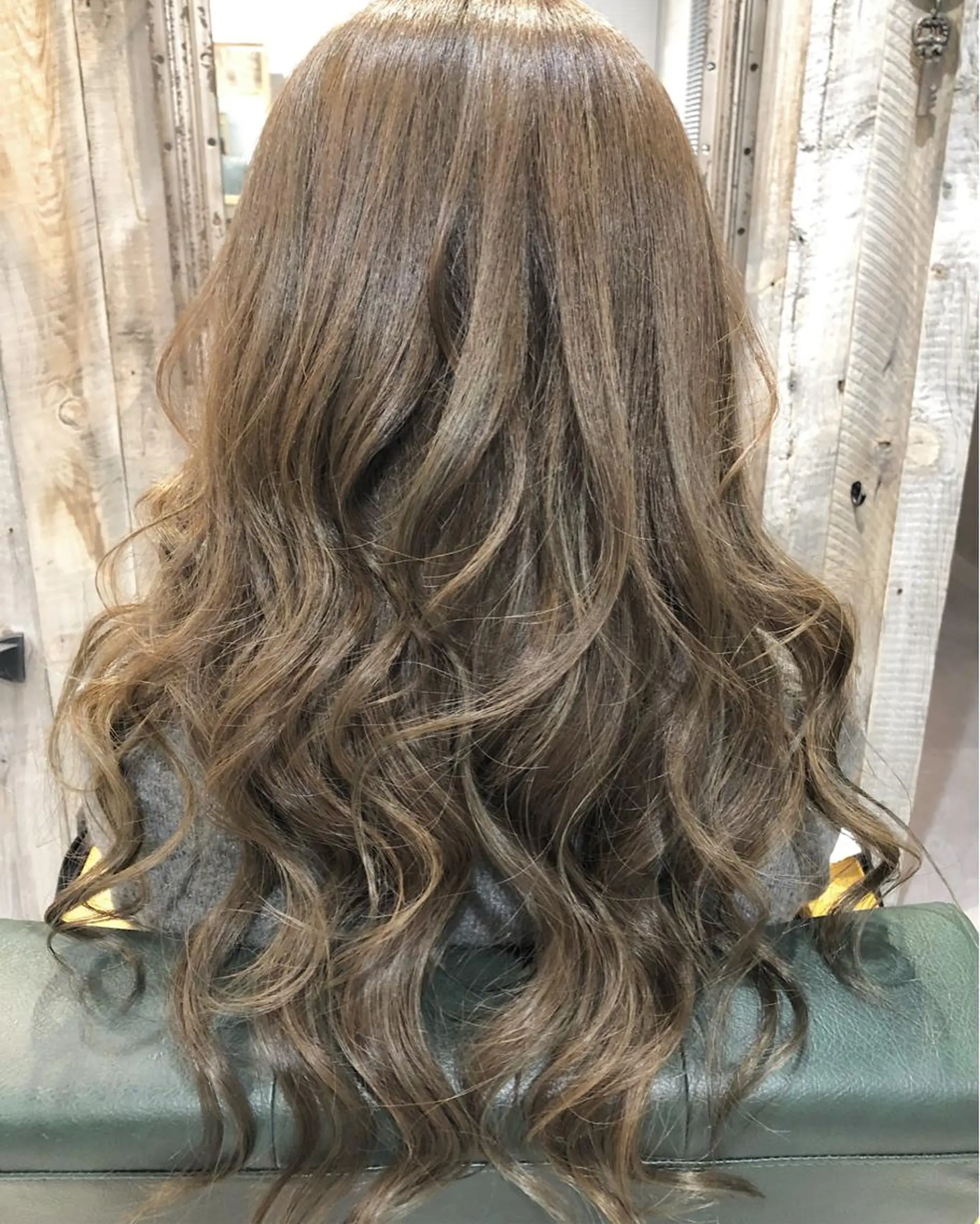 ロング アッシュ カット ヘアカラー トリートメント 川野 賢のヘアスタイル
