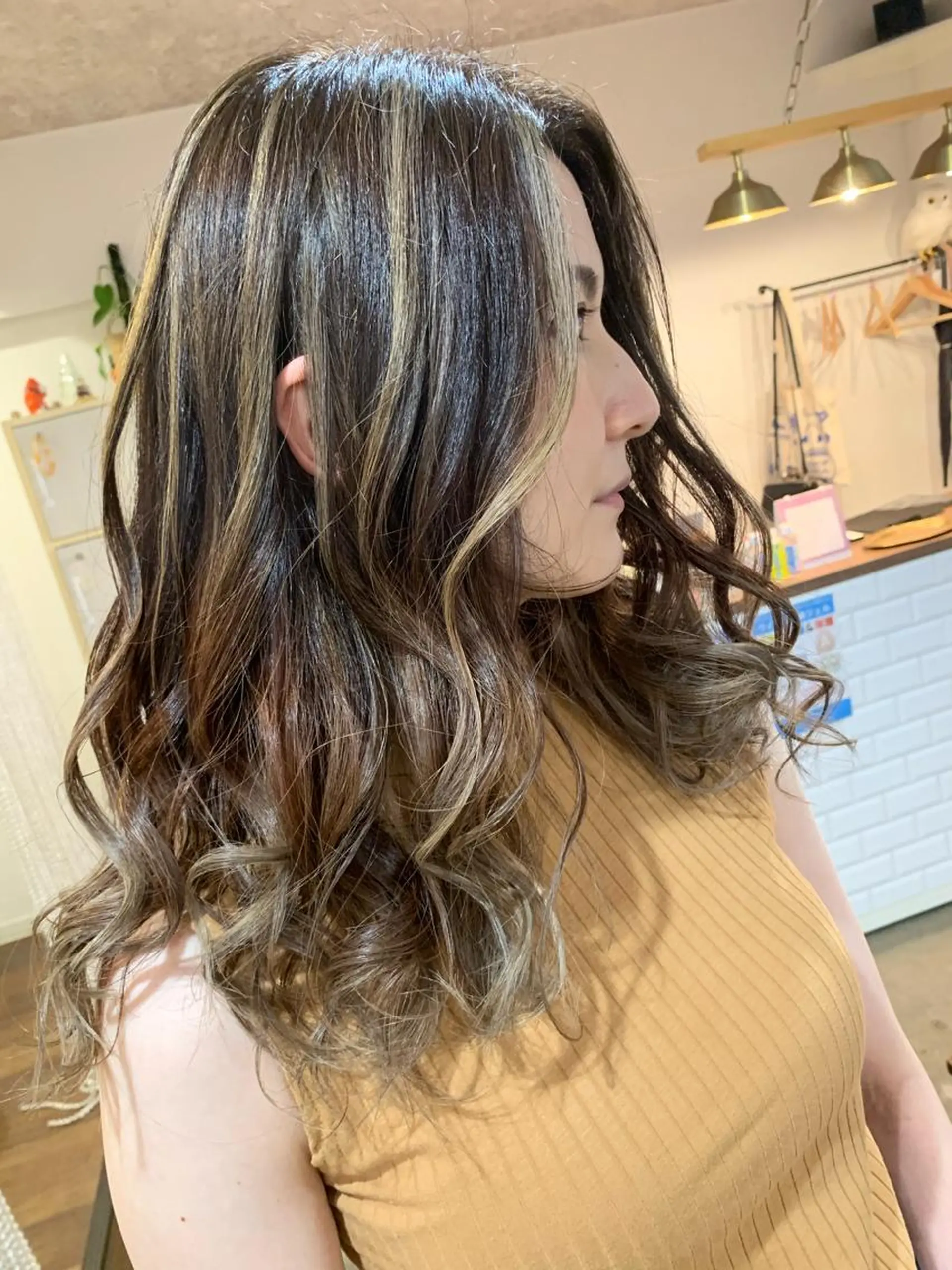 セミロング yoshihara yuukiのヘアスタイル