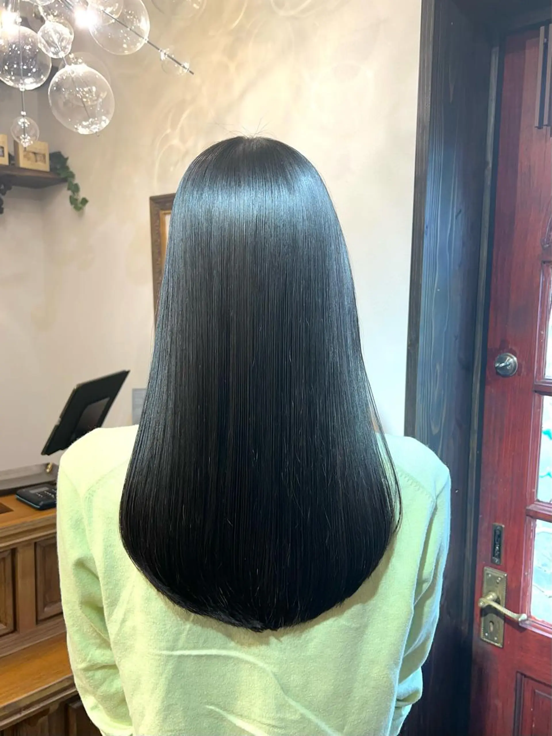 セミロング トリートメント 那須野 美月のヘアスタイル