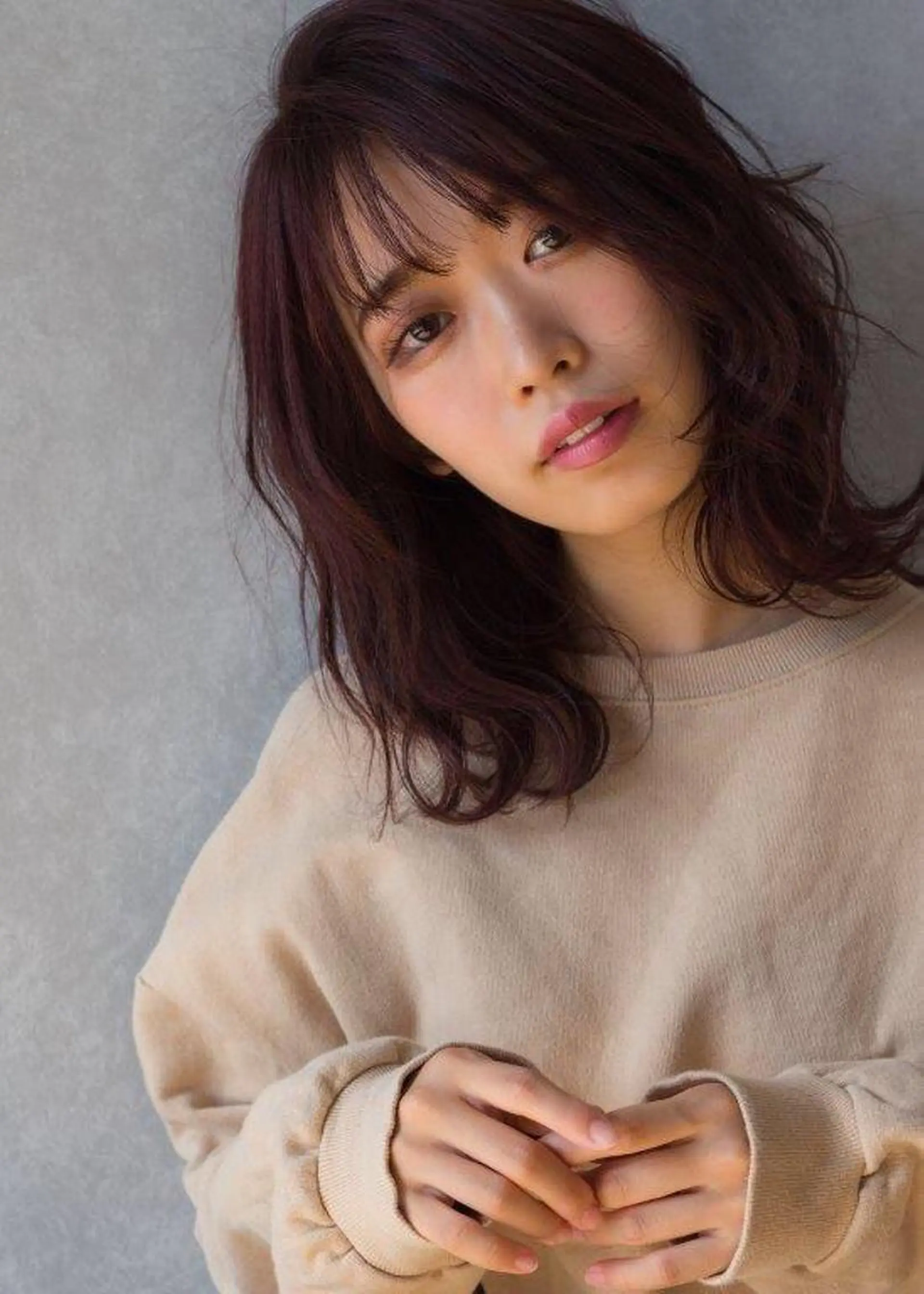 ミディアム 若山 敦のヘアスタイル