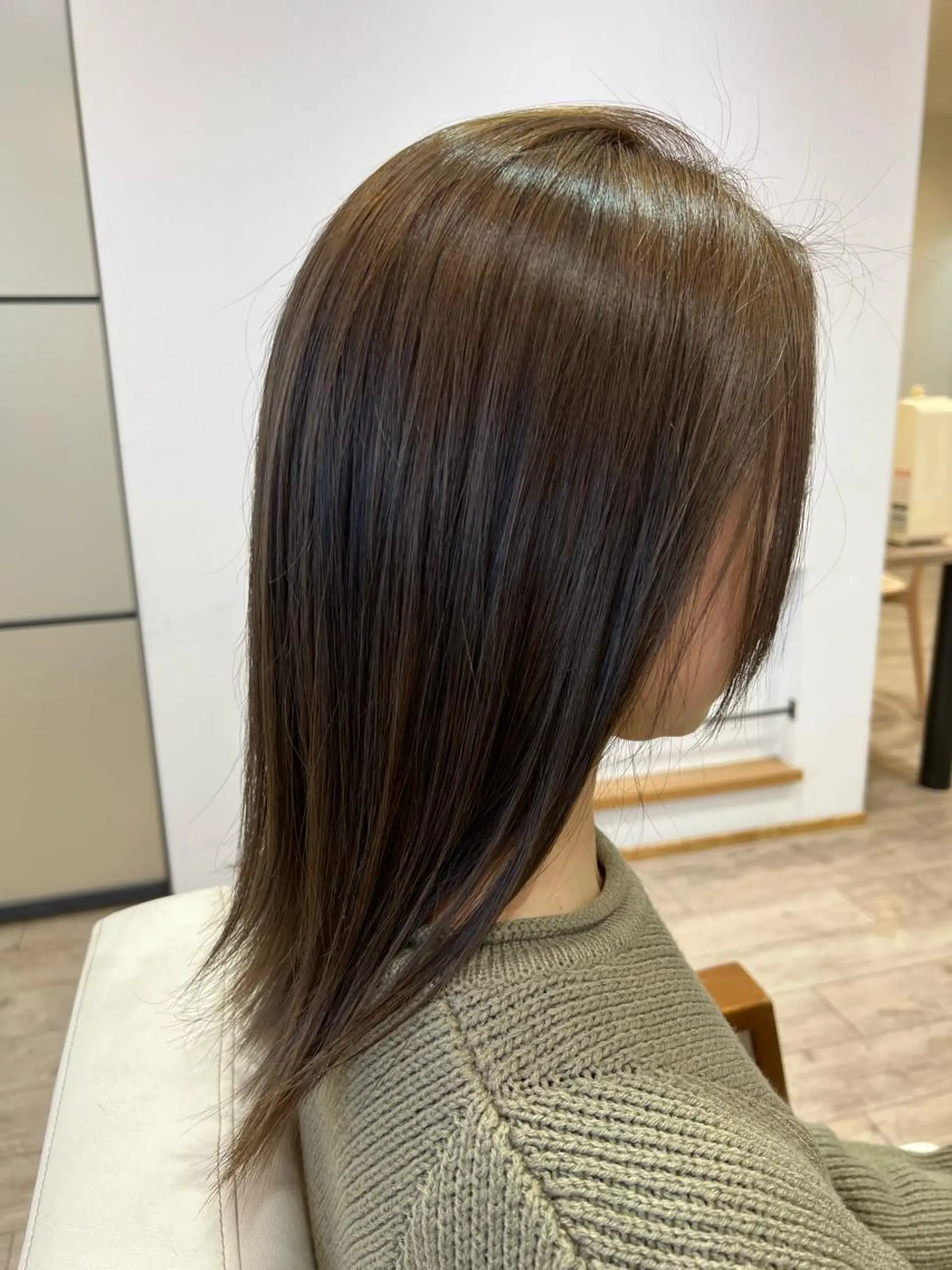 セミロング カット ヘアカラー 井上 美春のヘアスタイル