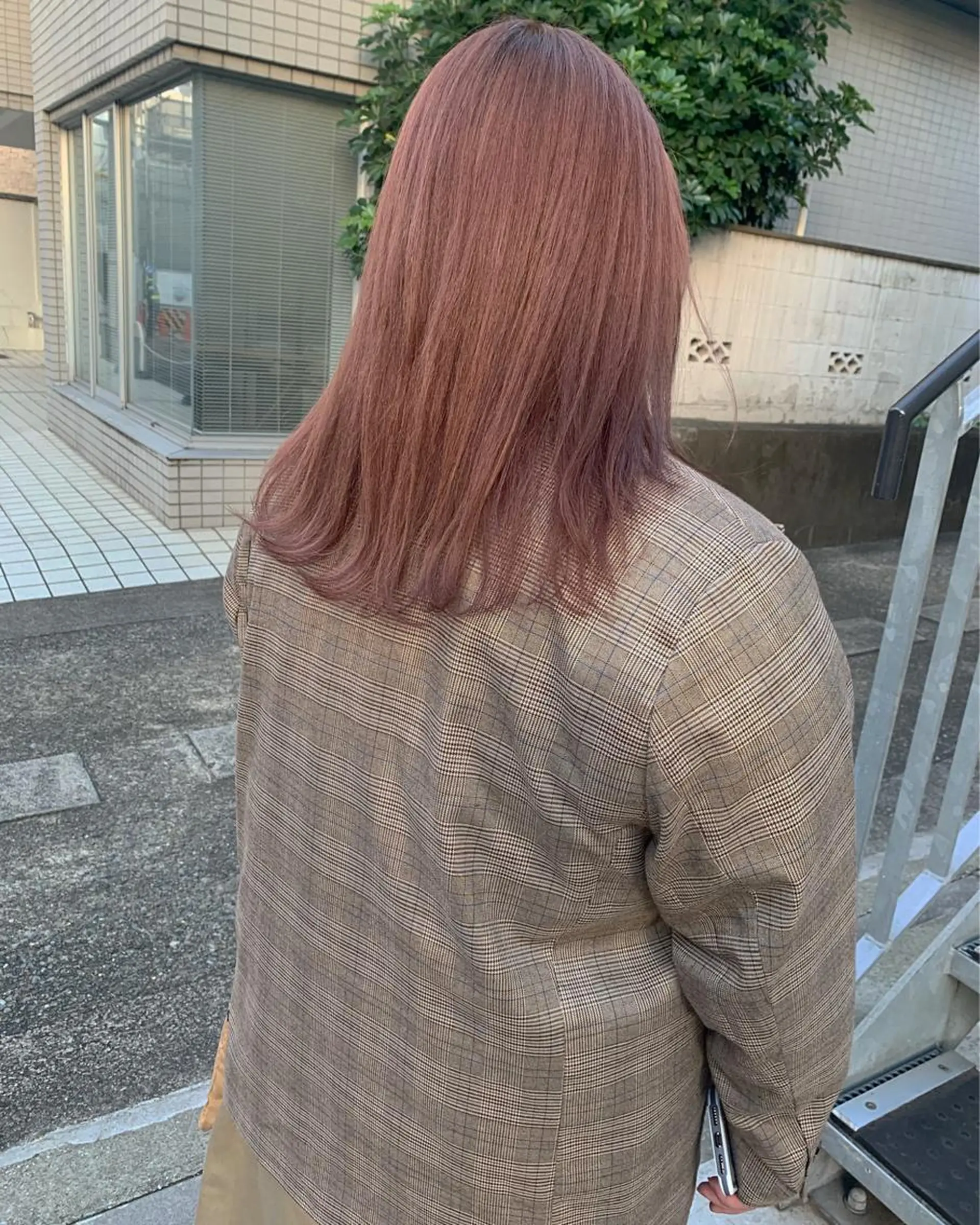 ミディアム カラー ブリーチ ブラウンカラー ケアブリーチ ハイトーンカラー ピンクカラー 柔らかブラウン/顔周 りレイヤー♡ユウシのヘアスタイル