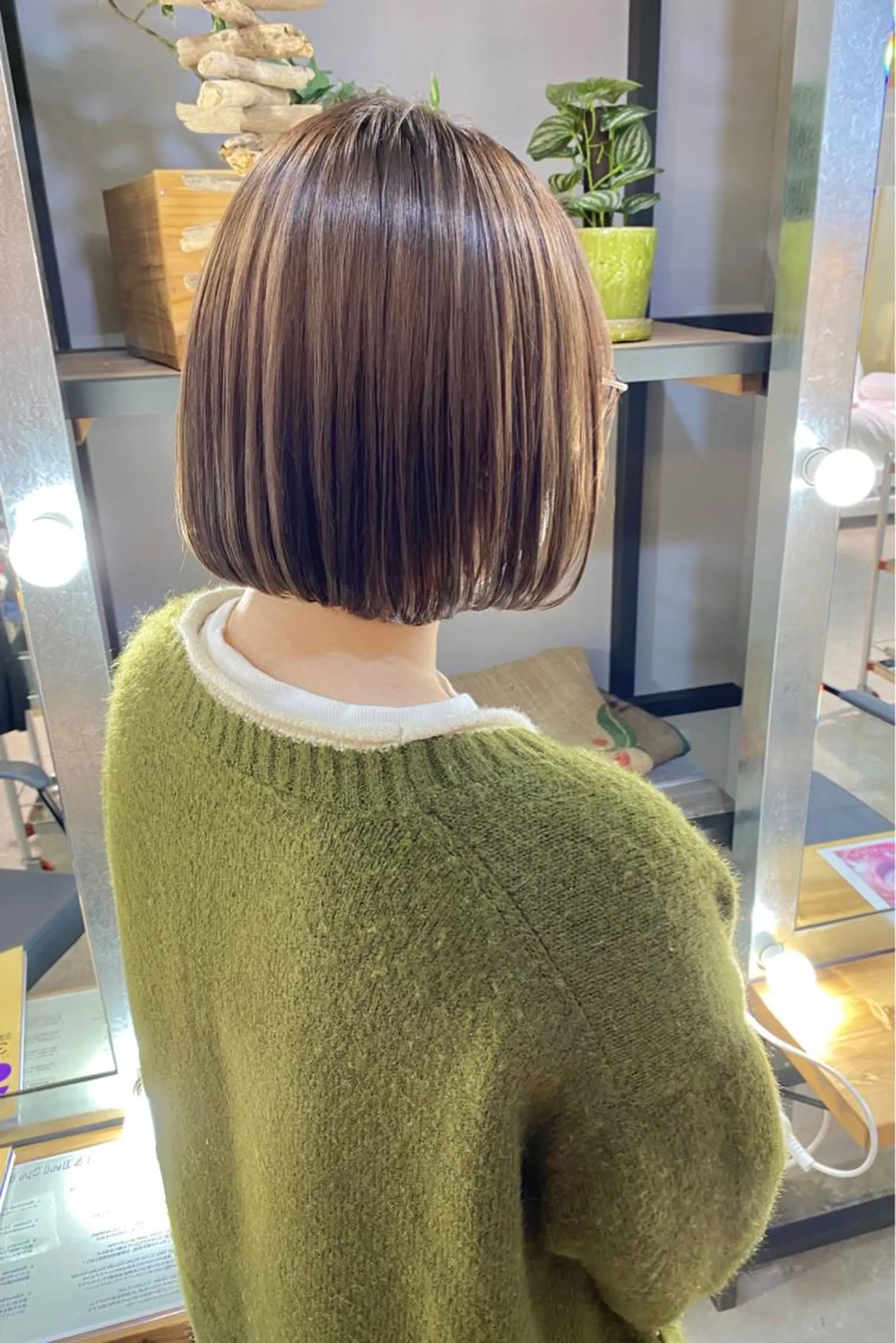 ミディアム 菊地 紗矢のヘアスタイル