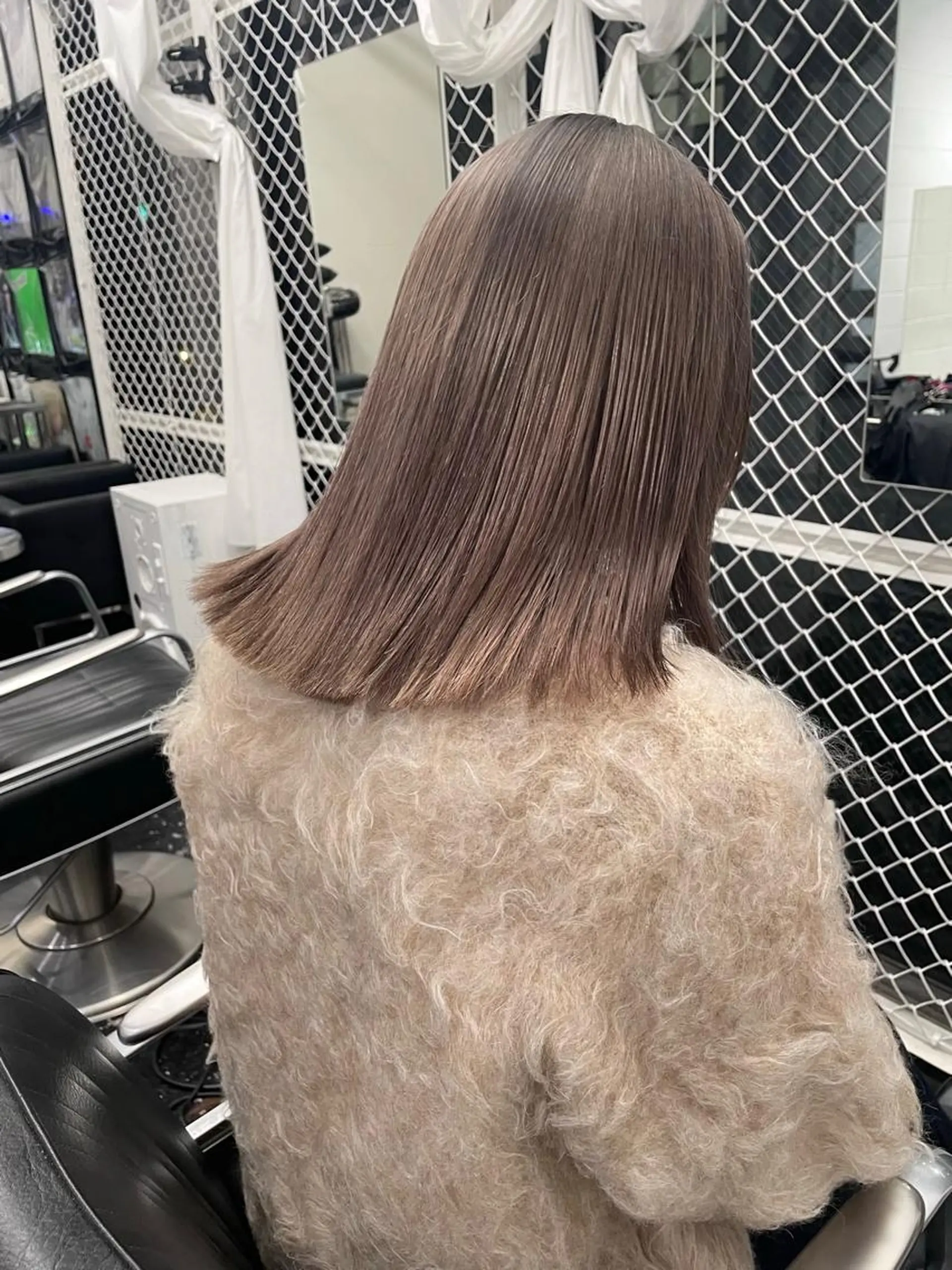 セミロング カラー パーマ ヘアアレンジ メンズ キッズ ネイル マツエク・マツパ アイブロウ メンズバレイヤージュ メンズブリーチ メンズハイライト メンズハイトーン メンズインナーカラー カット ヘアカラー トリートメント 艶ハイトーン/ヘア アレンジAYAKAのヘアスタイル