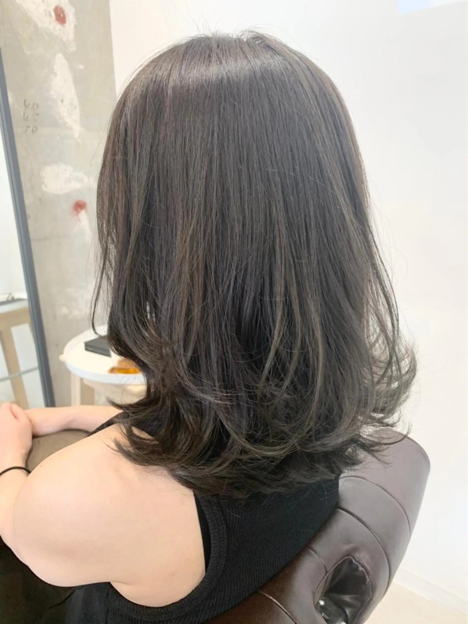 ミディアム カラー 眞名子 瑞紀のヘアスタイル