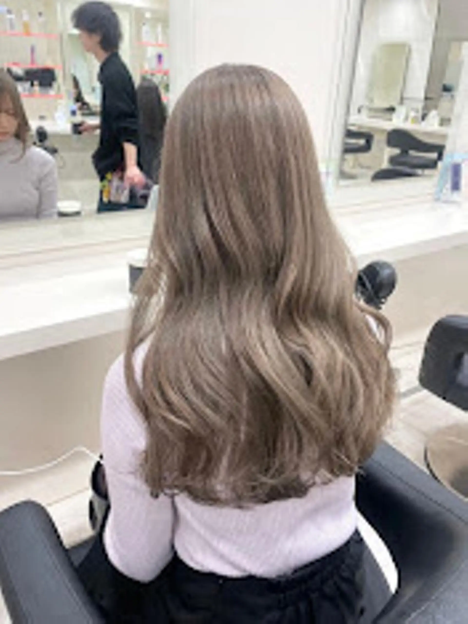 カラー 🪞SHE池袋 Official🪞のヘアスタイル