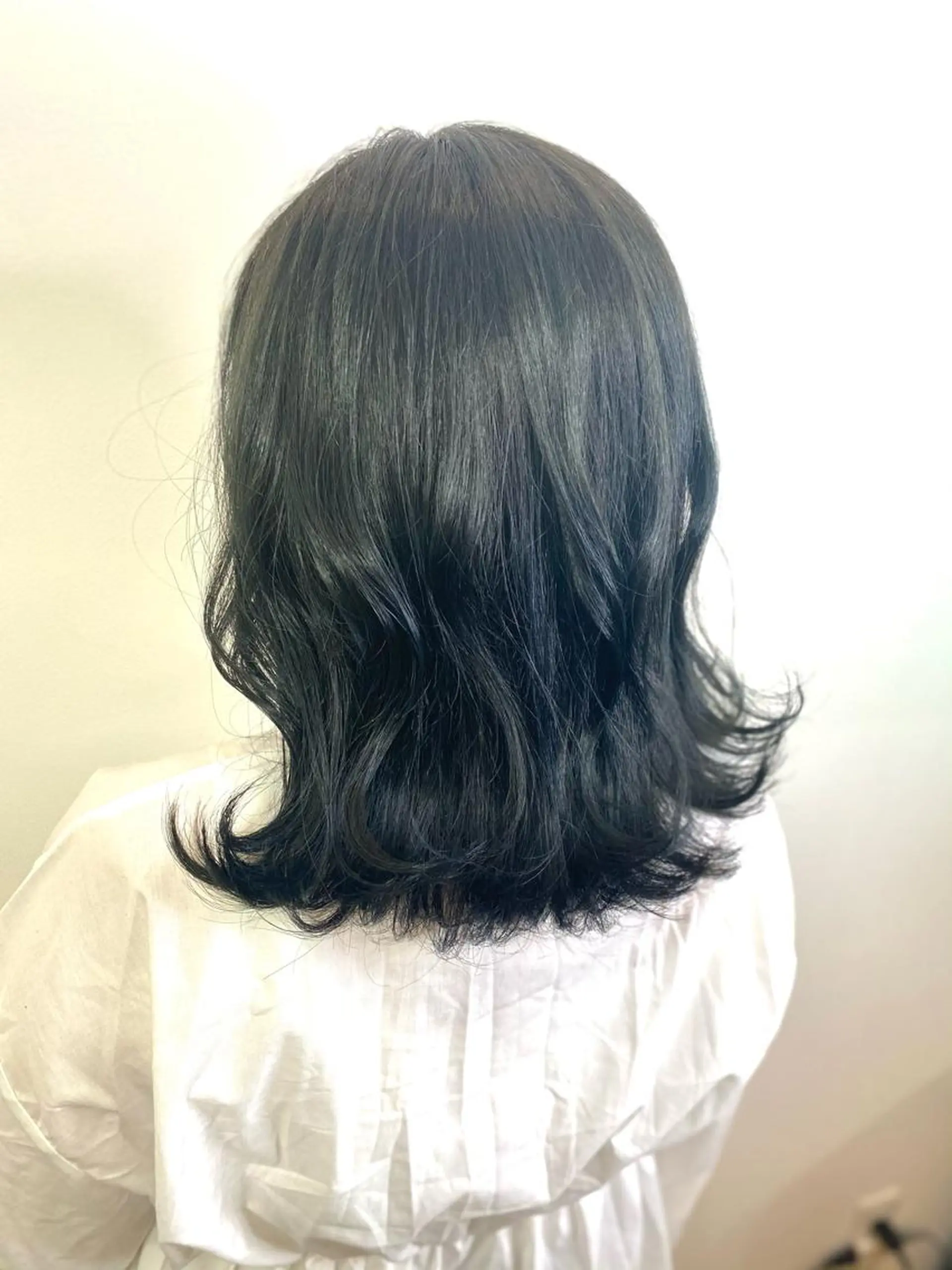 ミディアム カラー ブルーカラー ネイビーカラー カット ヘアカラー トリートメント Luzir⭐︎ GEN⭐︎のヘアスタイル