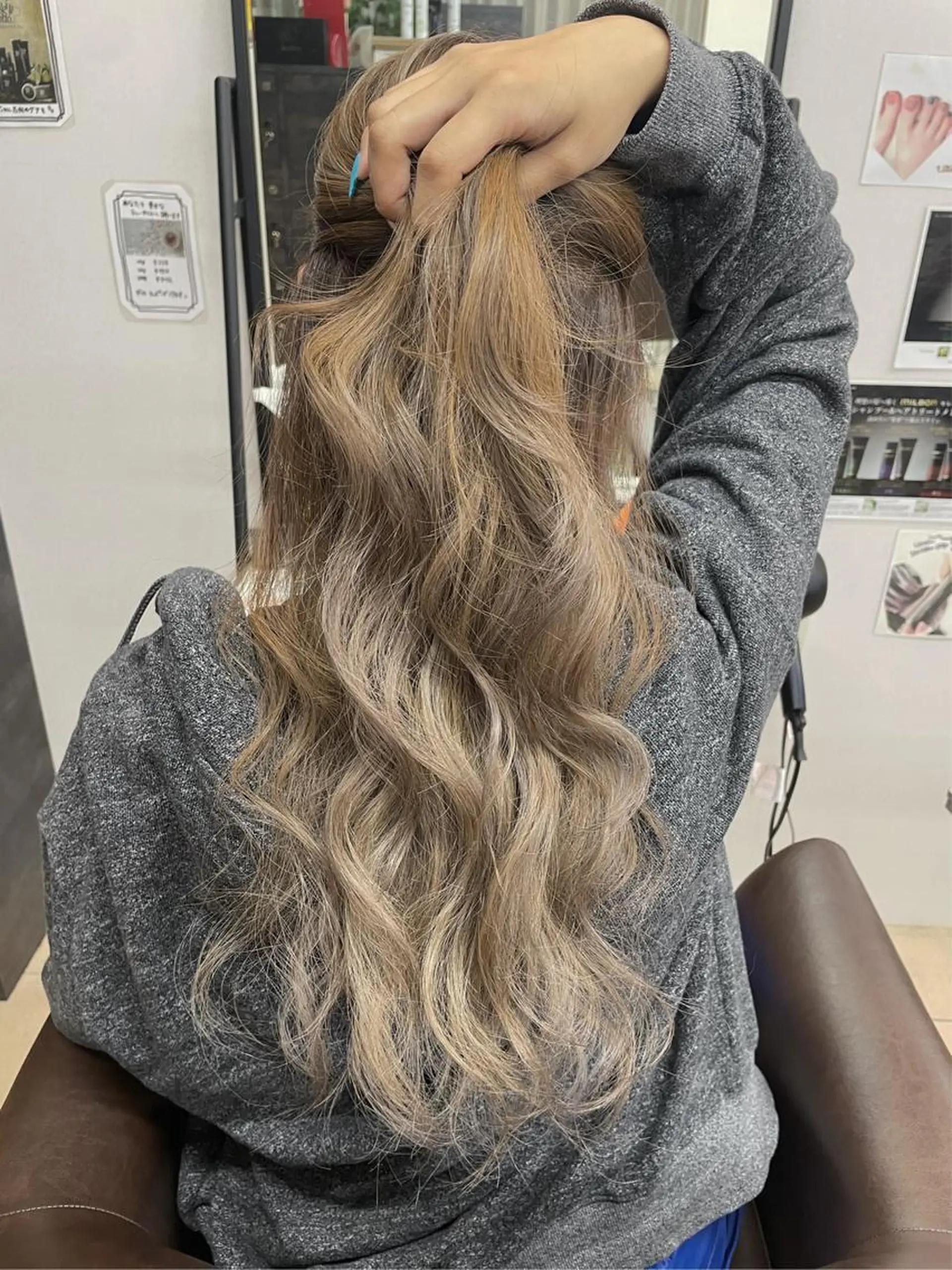 カラー 小山 麗奈のヘアスタイル