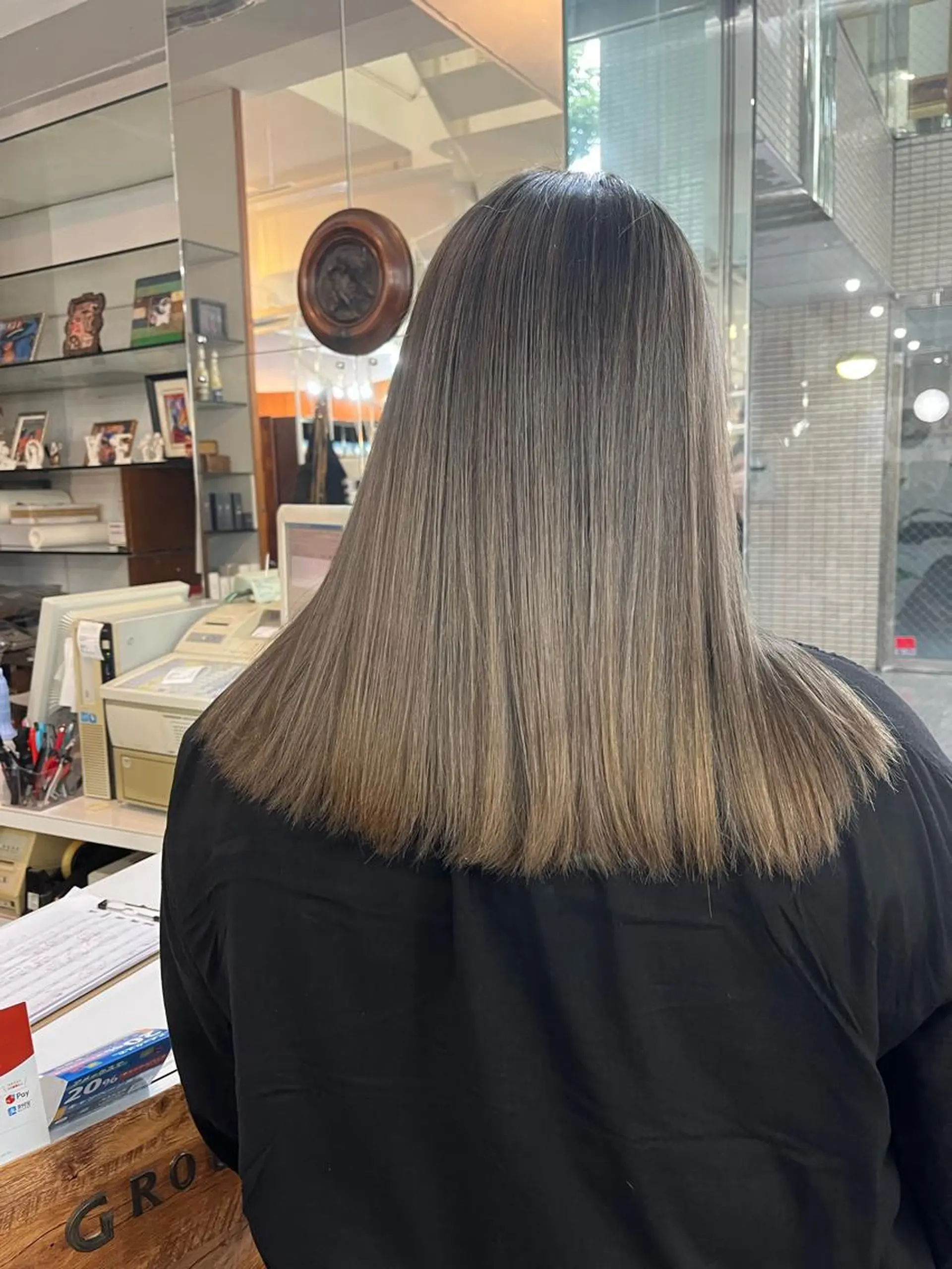 ロング カラー ヘアカラー モモカ/ハイトーン /バレイヤージュのヘアスタイル