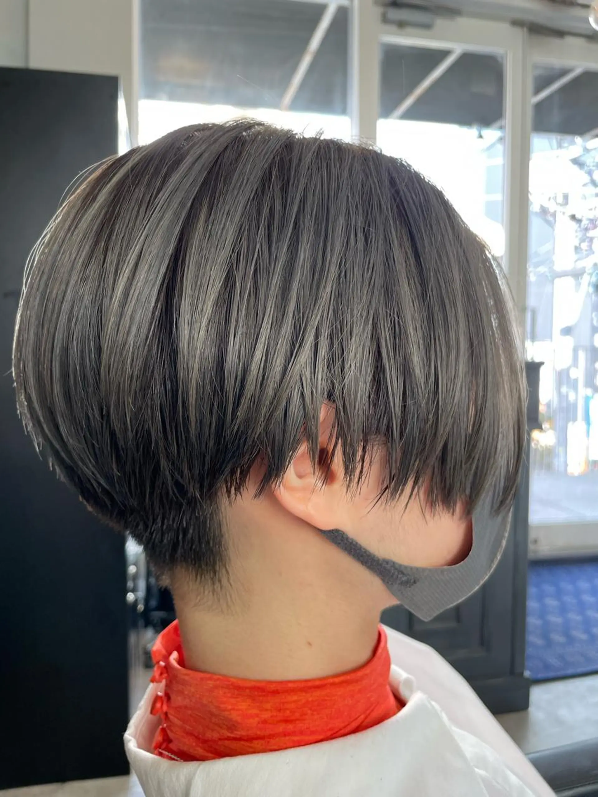 ショート カラー ブリーチ シルバー ショートヘア カット ヘアカラー ブリーチなし透明感 タケザワミキのヘアスタイル