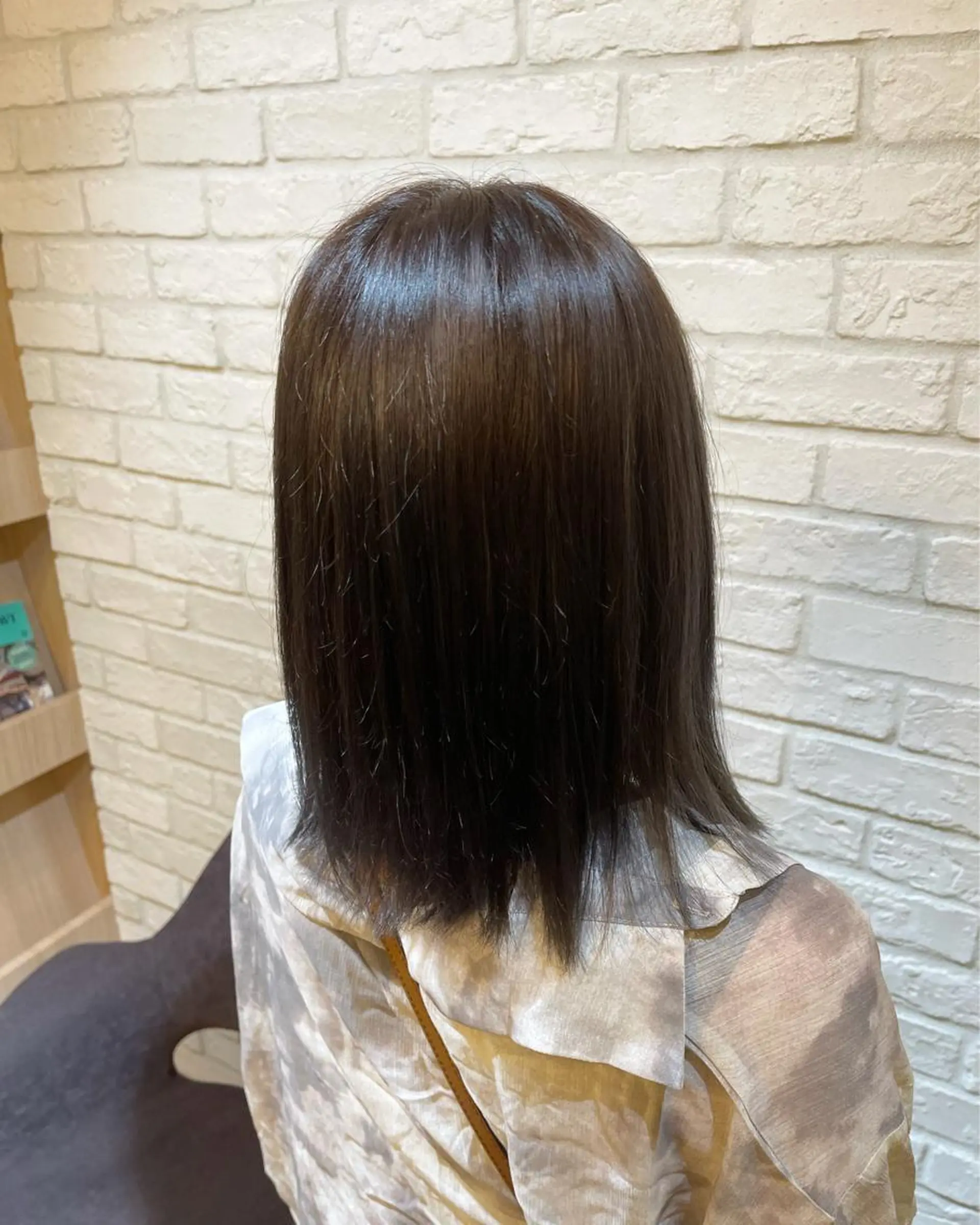 ミディアム カラー ブリーチ 透明感カラー グラデーションカラー グレージュ ヘアカラー レディースカット 募集/今間 海音のヘアスタイル