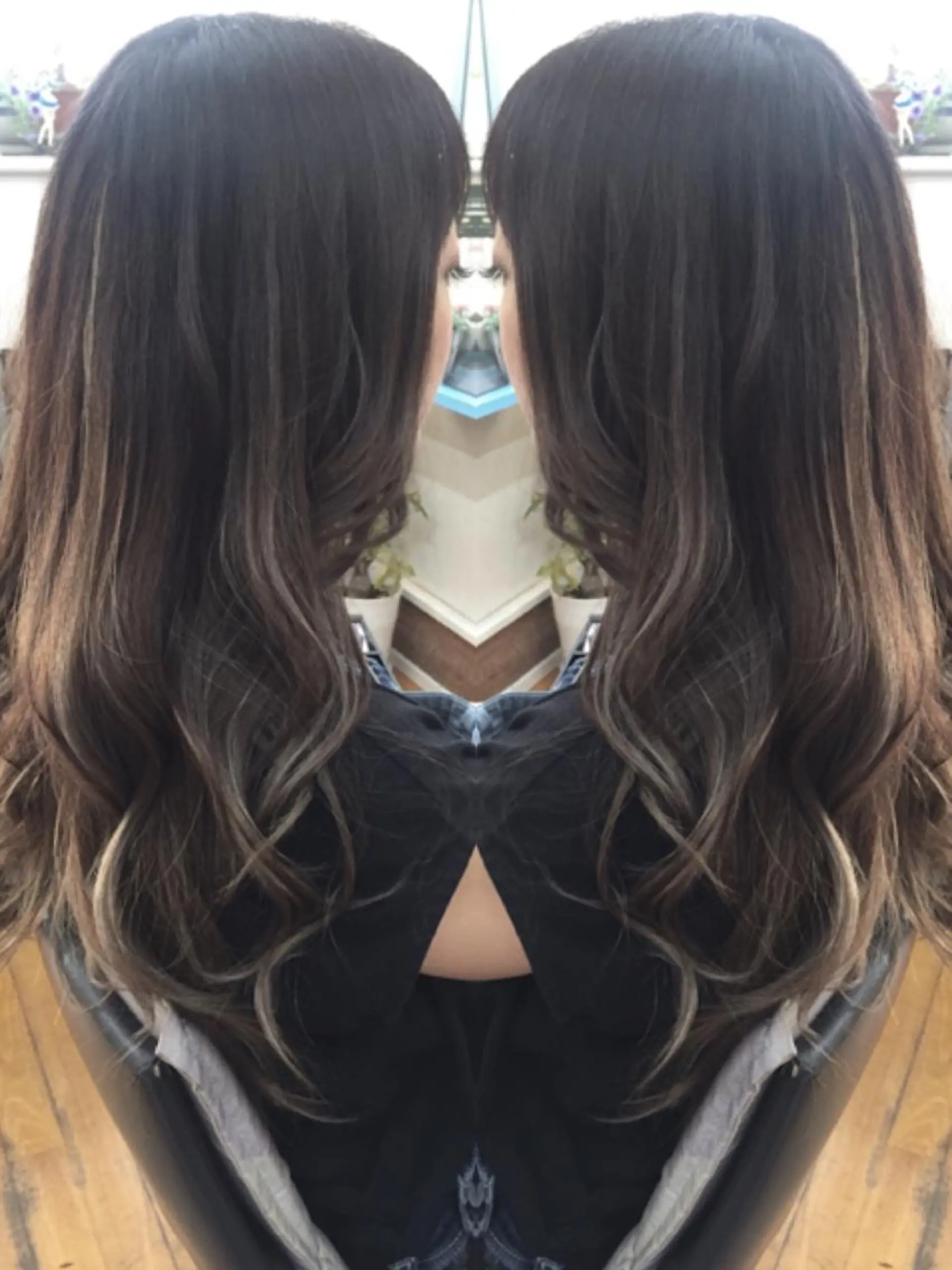 ロング カラー パーマ アッシュ バレイヤージュ グラデーションカラー ハイライトカラー ハイライト ヘアカラー 三輪 太一のヘアスタイル